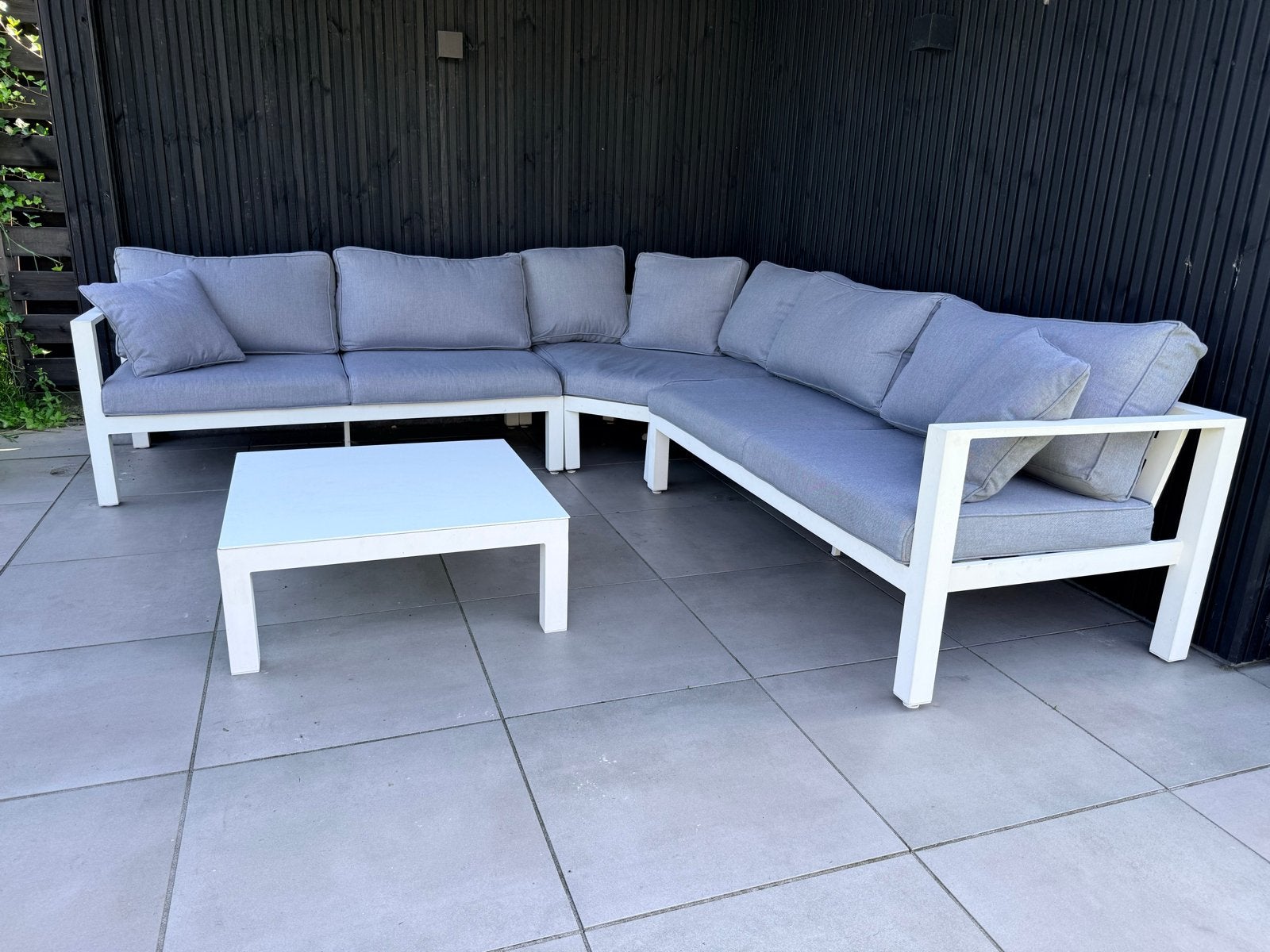 Luxe loungeset met aluminium frame en grijze kussens, Ophalen, Meer dan 8 zitplaatsen, Aluminium, Zo goed als nieuw