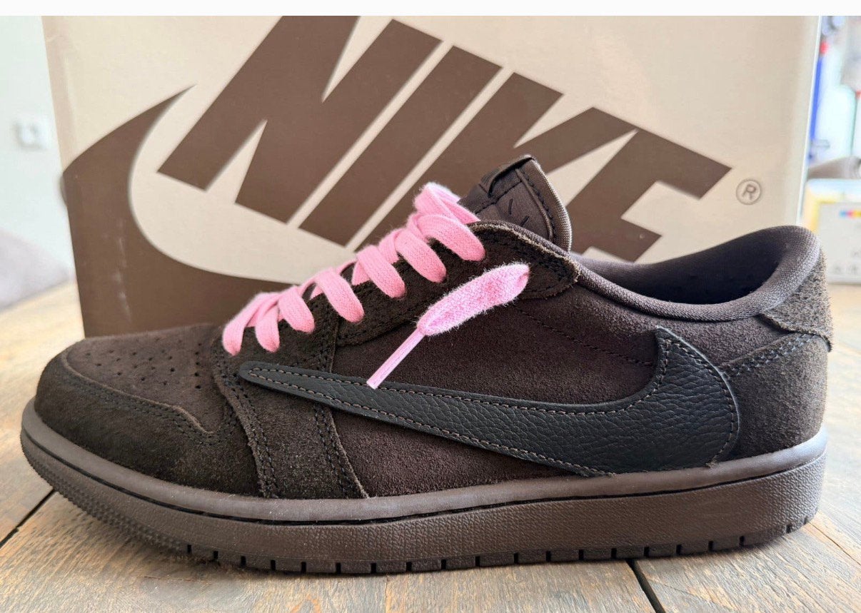 Travis Scott x Air Jordan 1 Low OG SP "Velvet Brown, Kleding | Heren, Schoenen, Ophalen of Verzenden, Zo goed als nieuw, Bruin