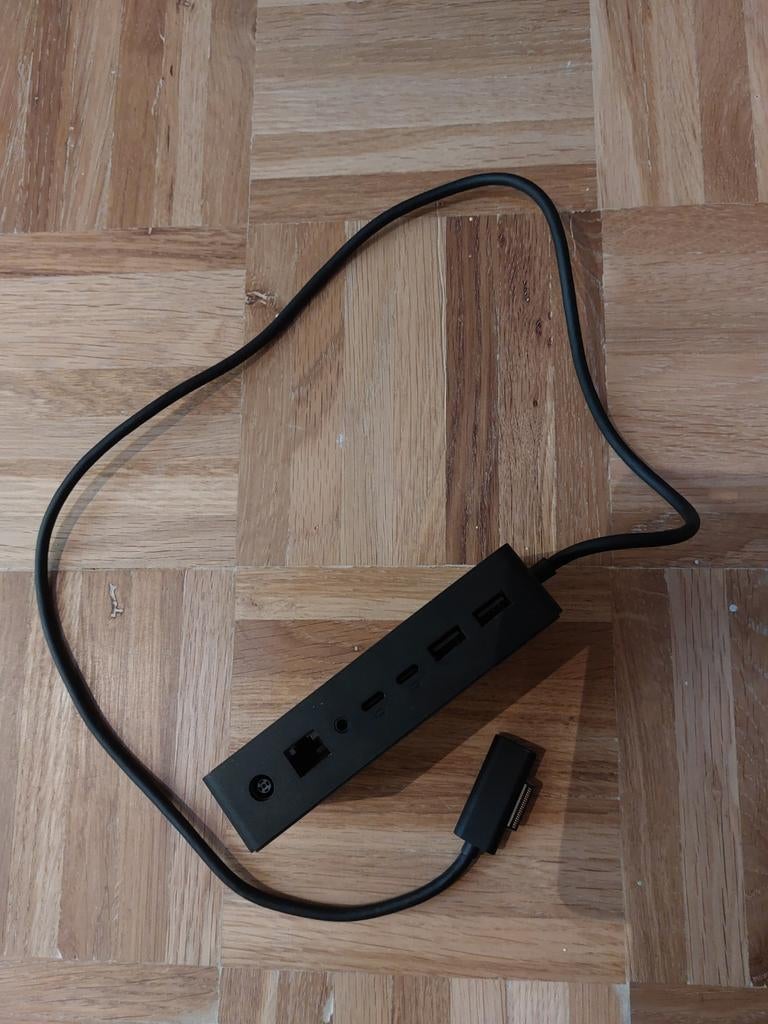 Microsoft Surface Dock 2 - Docking station voor laptops, Computers en Software, Dockingstations, Ophalen of Verzenden, Zo goed als nieuw