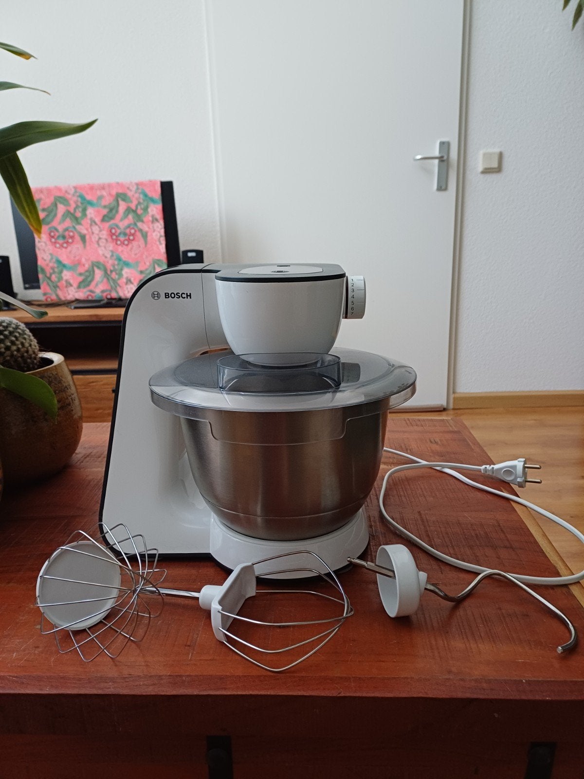 keukenmachine van Bosch, wit en in goede staat, Ophalen, Gebruikt, 3 snelheden of meer