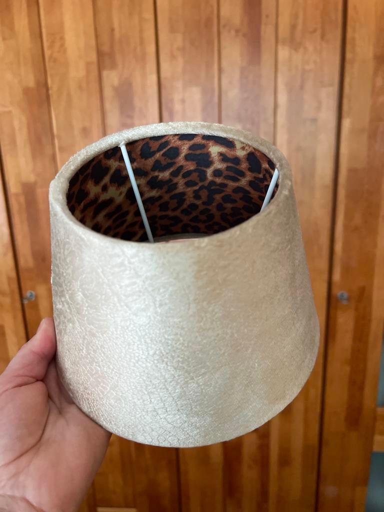 Kleine lampenkap met luipaardprint binnenkant, Huis en Inrichting, Lampen | Lampenkappen, Gebruikt, Beige, Rond, Ophalen of Verzenden
