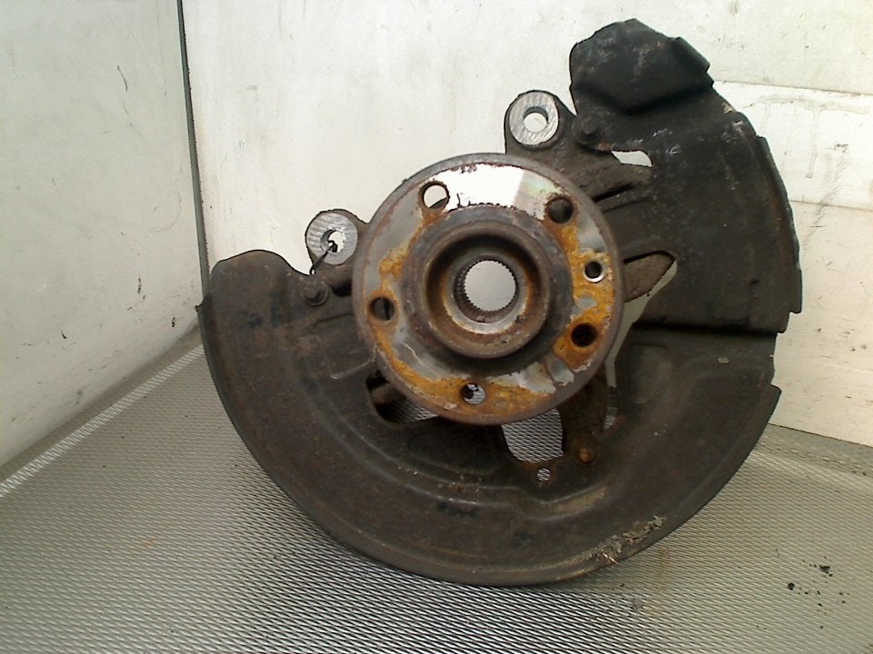 Fusee Rechts Voor Volvo V70 (BW) (2012-04/2015-12), Gebruikt, Siegburger Straße 229, Köln 50679, , Duitsland, Info@volvocars.com