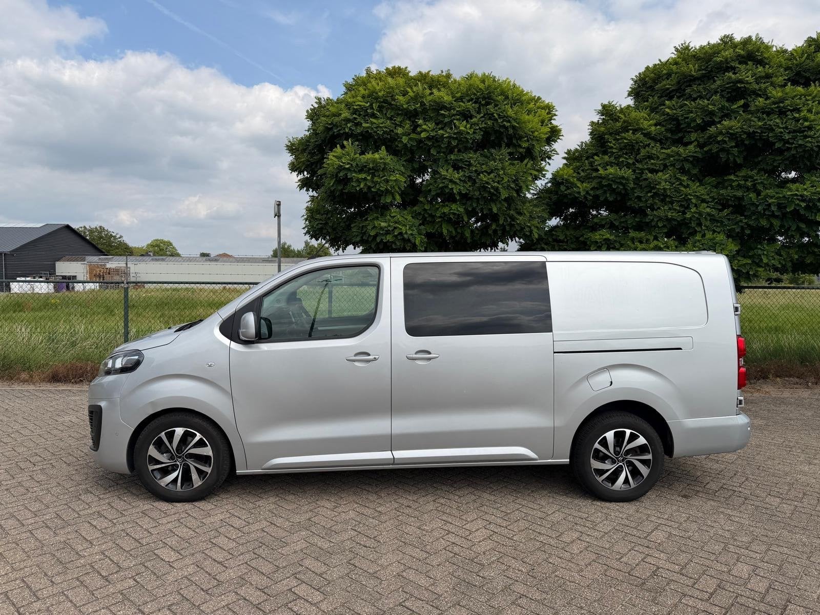 Citroen JUMPY 2.0 BlueHDI 180 Club XL DC S&S Automaat, Lees, Auto's, 1780 kg, Stof, Gebruikt, 4 cilinders