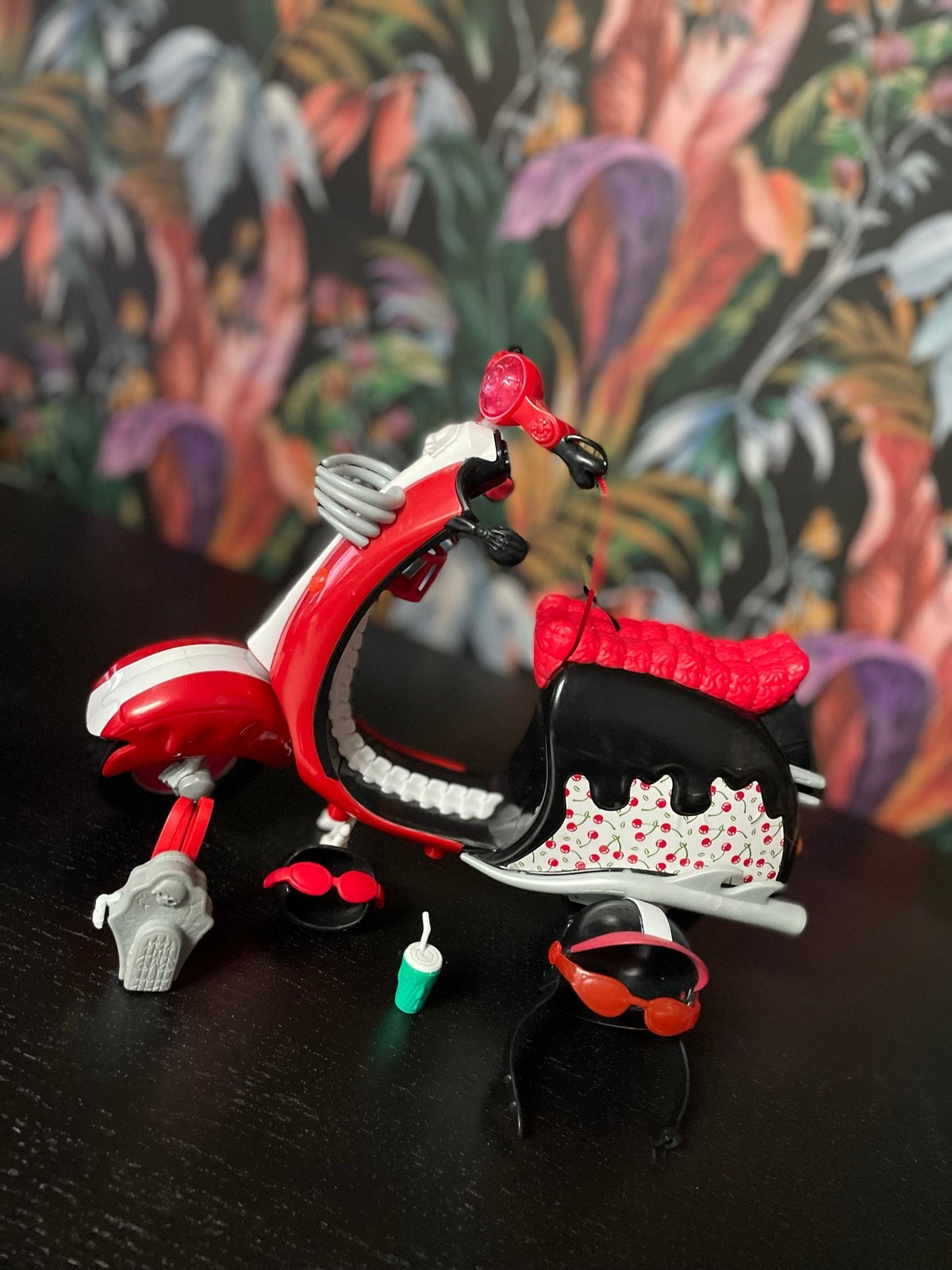 Monster High Ghoulia Yelps Scooter, Ophalen of Verzenden, Zo goed als nieuw, Accessoires