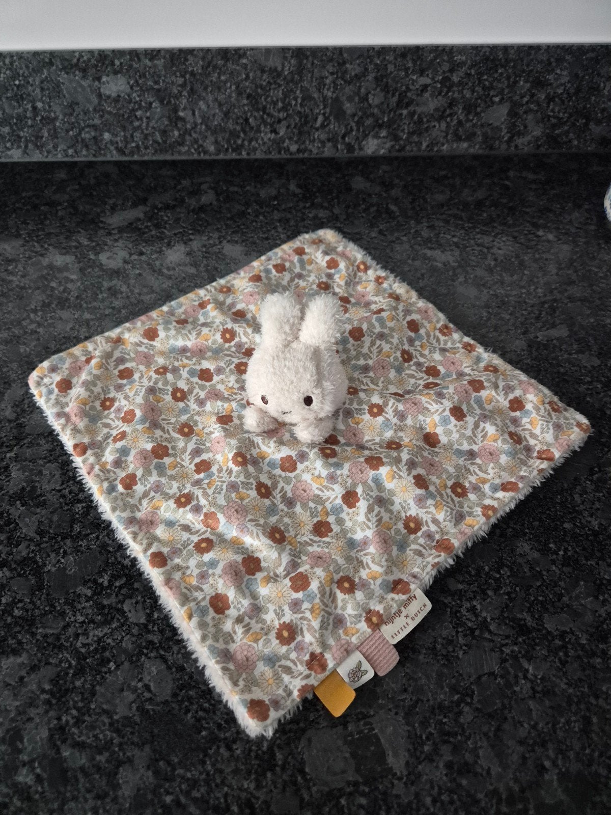 Little Dutch / Nijntje Miffy - Knuffeldoek Little Flowers, Ophalen of Verzenden, Zo goed als nieuw, Konijn