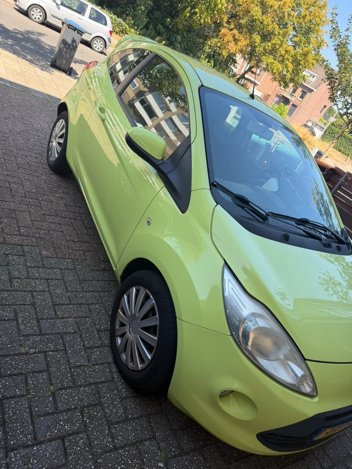 Ford K titanium 2009 met nieuwe APK, Auto's, Ford, 125 pk, Zwart, Origineel Nederlands, Handgeschakeld