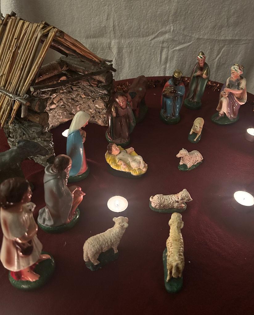 Mooie oude Kerstgroep 15-delig 20 cm hoog, Ophalen of Verzenden