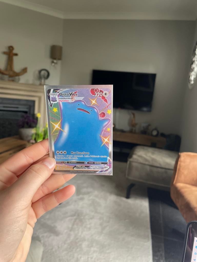 Ditto VMAX Pokémon kaart - Glanzend en Zeldzaam, Hobby en Vrije tijd, Verzamelkaartspellen | Pokémon, Ophalen of Verzenden, Zo goed als nieuw