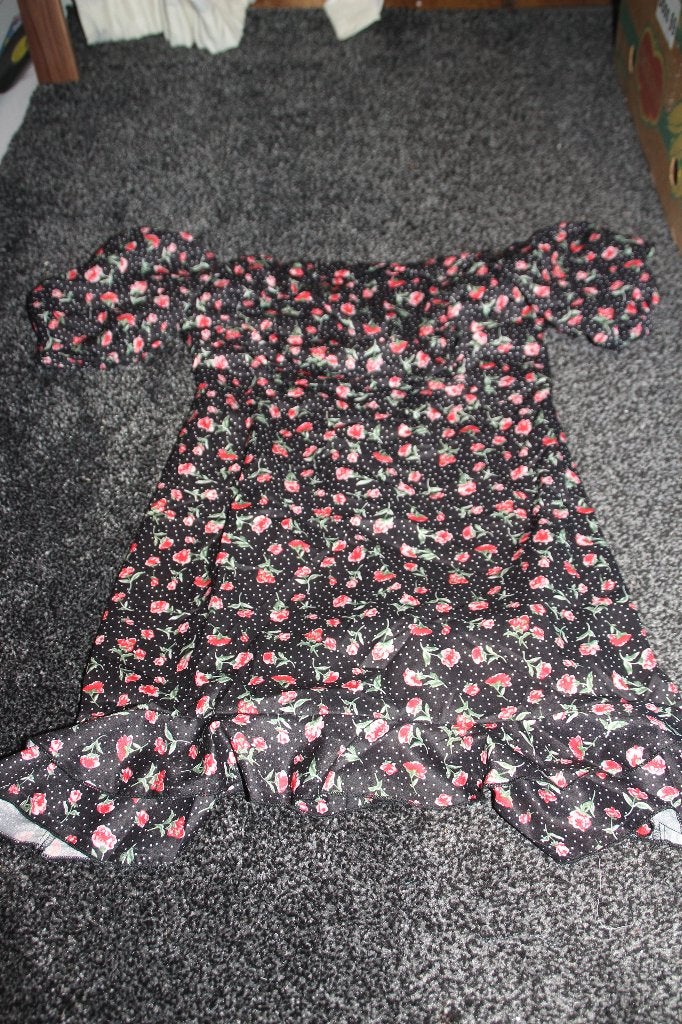 jurk met bloemen shein, Ophalen of Verzenden, Gedragen, Maat 38/40 (M), Onder de knie
