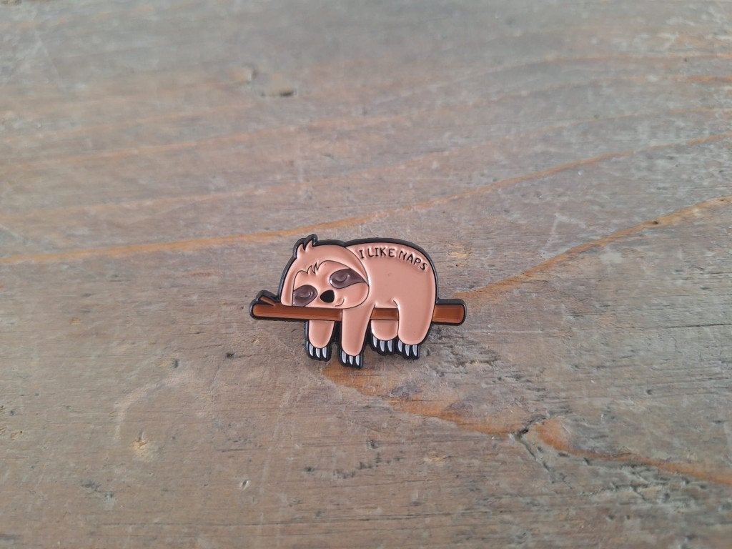 1 grappige pin van een luiaard te koop, Verzamelen, Ophalen of Verzenden, Nieuw, Dier of Natuur, Speldje of Pin
