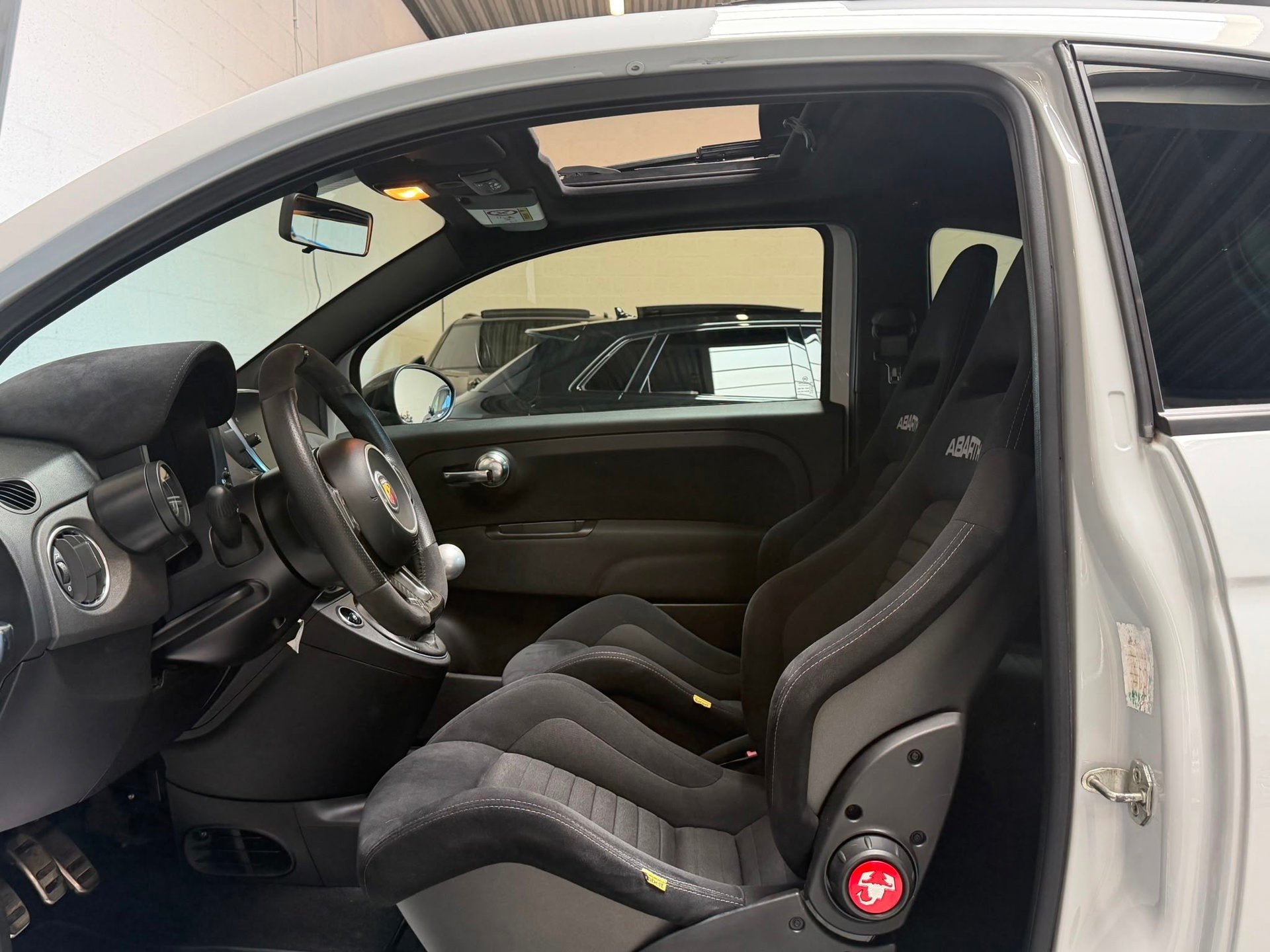 Fiat 500 1.4 T-Jet Abarth 595 Competizione - 180PK - SCHUIFD, Voorwielaandrijving, Gebruikt, Zwart, 4 cilinders