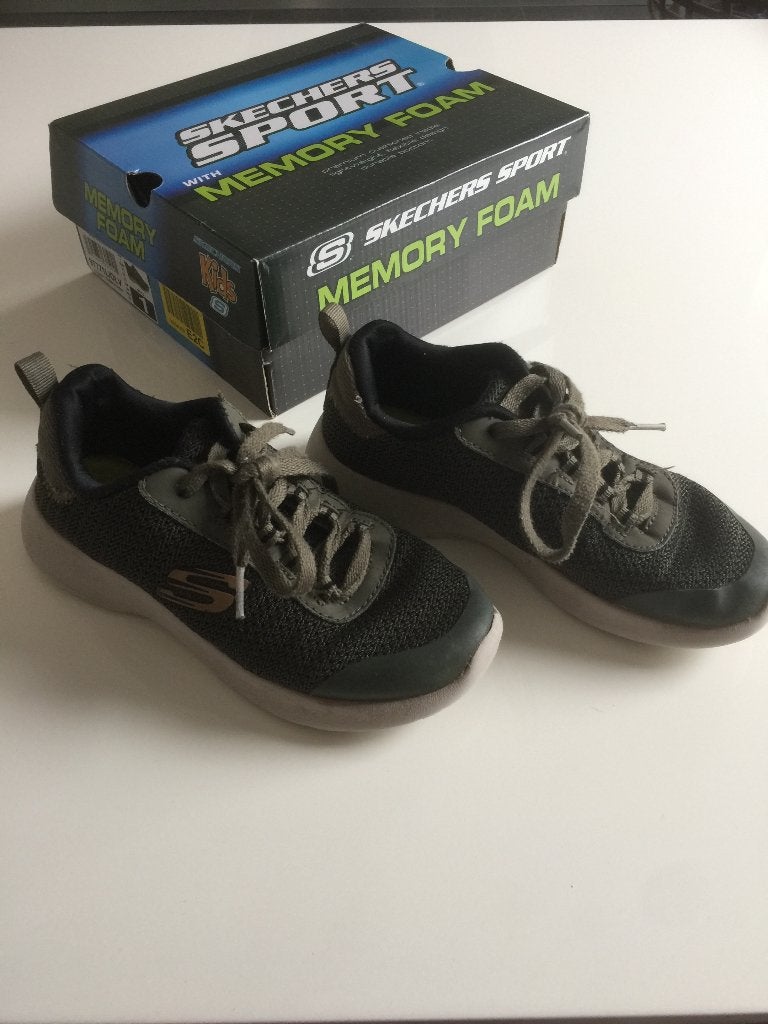 Skechers sport Memory Foam schoenen maatje 32 zgan (S3), Schoenen, Zo goed als nieuw, Jongen, Skechers