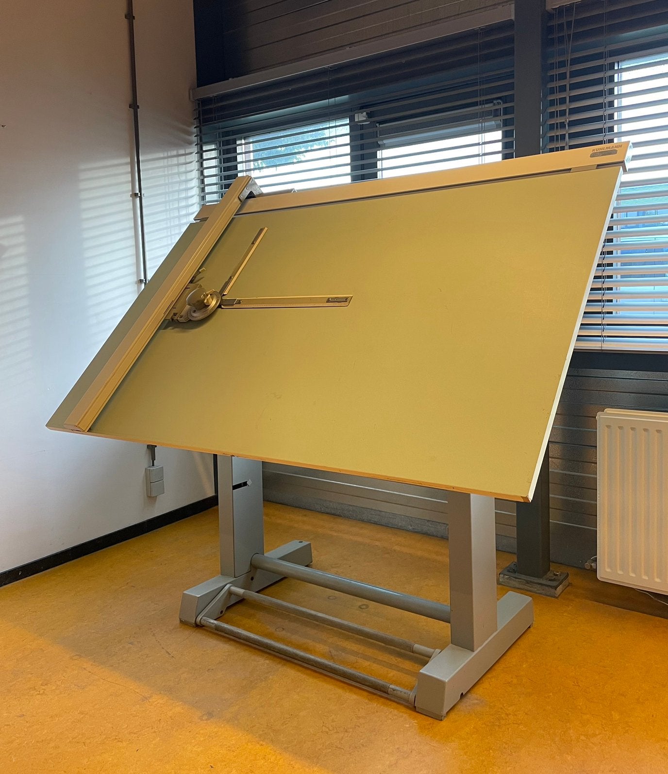 Grote Kuhlmann tekenentafel, Doe-het-zelf en Verbouw, Tekentafels, Ophalen, Gebruikt, 170 cm of meer