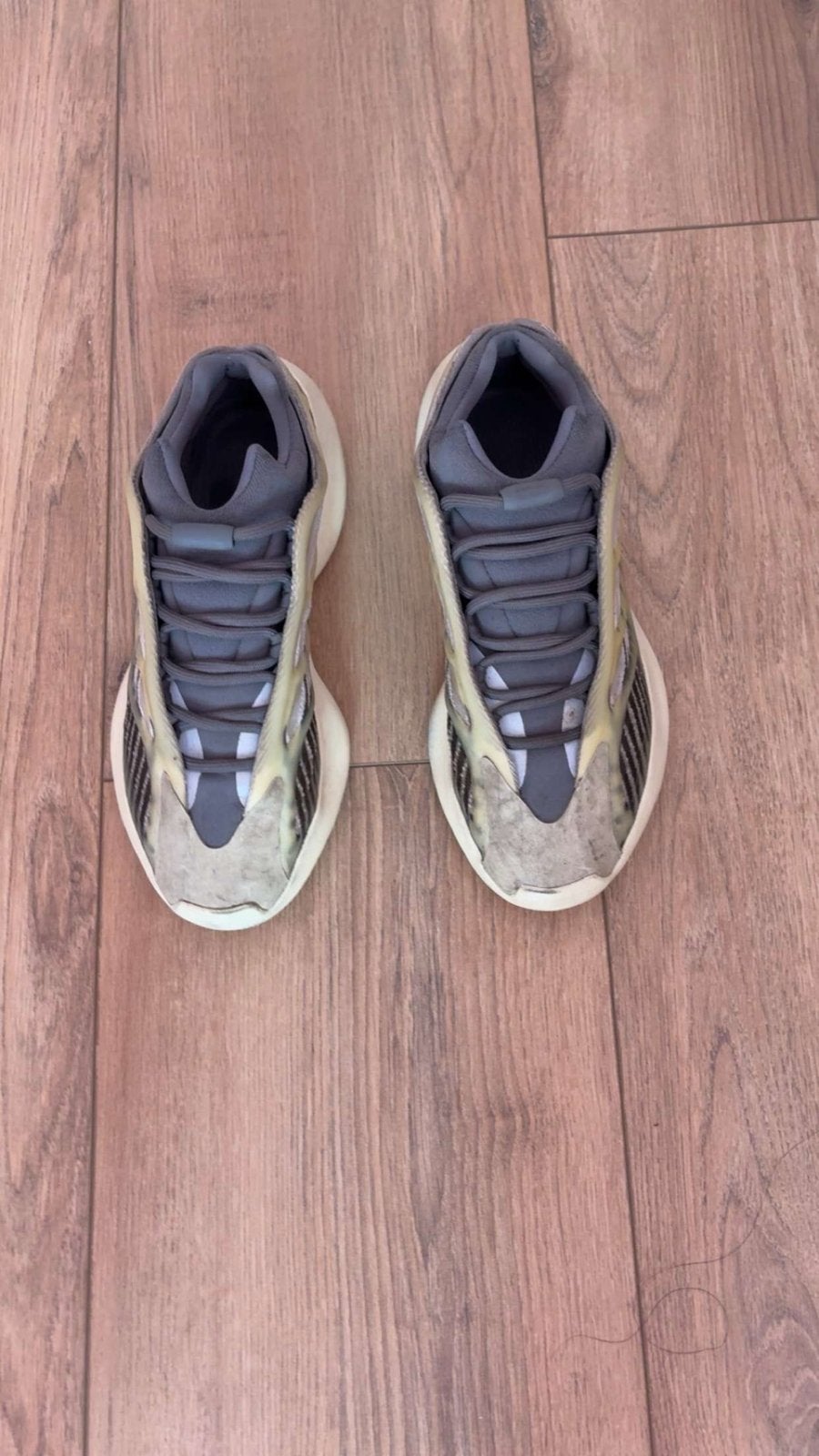 Yeezy 700 V3 Azael - Maat 40, Ophalen of Verzenden, Gedragen, Overige kleuren, Sneakers of Gympen
