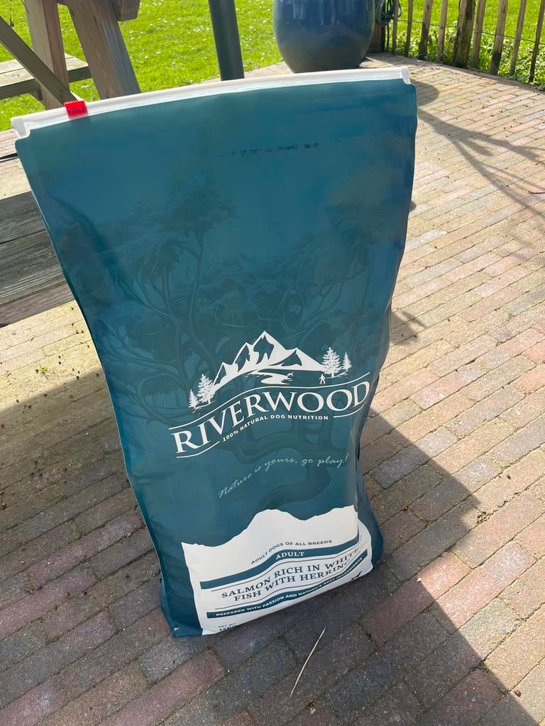 Riverwood zalm hondenbrokken, Dieren en Toebehoren, Dierenvoeding, Ophalen, Hond