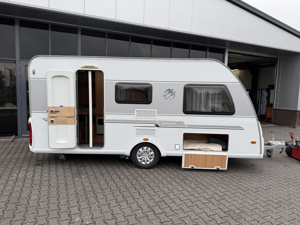 Knaus Sudwind 450 EL 2 Aparte Bedden + zit #Kompakt Model #, Caravans en Kamperen, Caravans, Lengtebed, Bedrijf, Treinzit, Tot en met 3