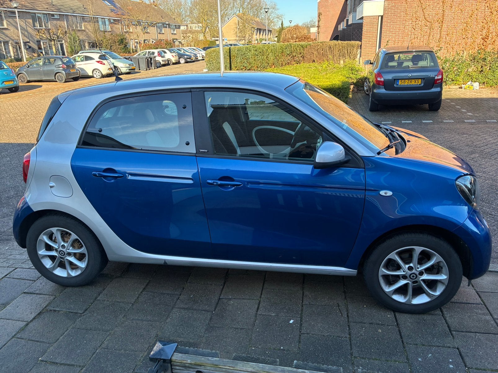 Smart ForFour 1.0 71pk S&S 2015 Blauw, Auto's, Achterwielaandrijving, Origineel Nederlands, 24 km/l, Handgeschakeld