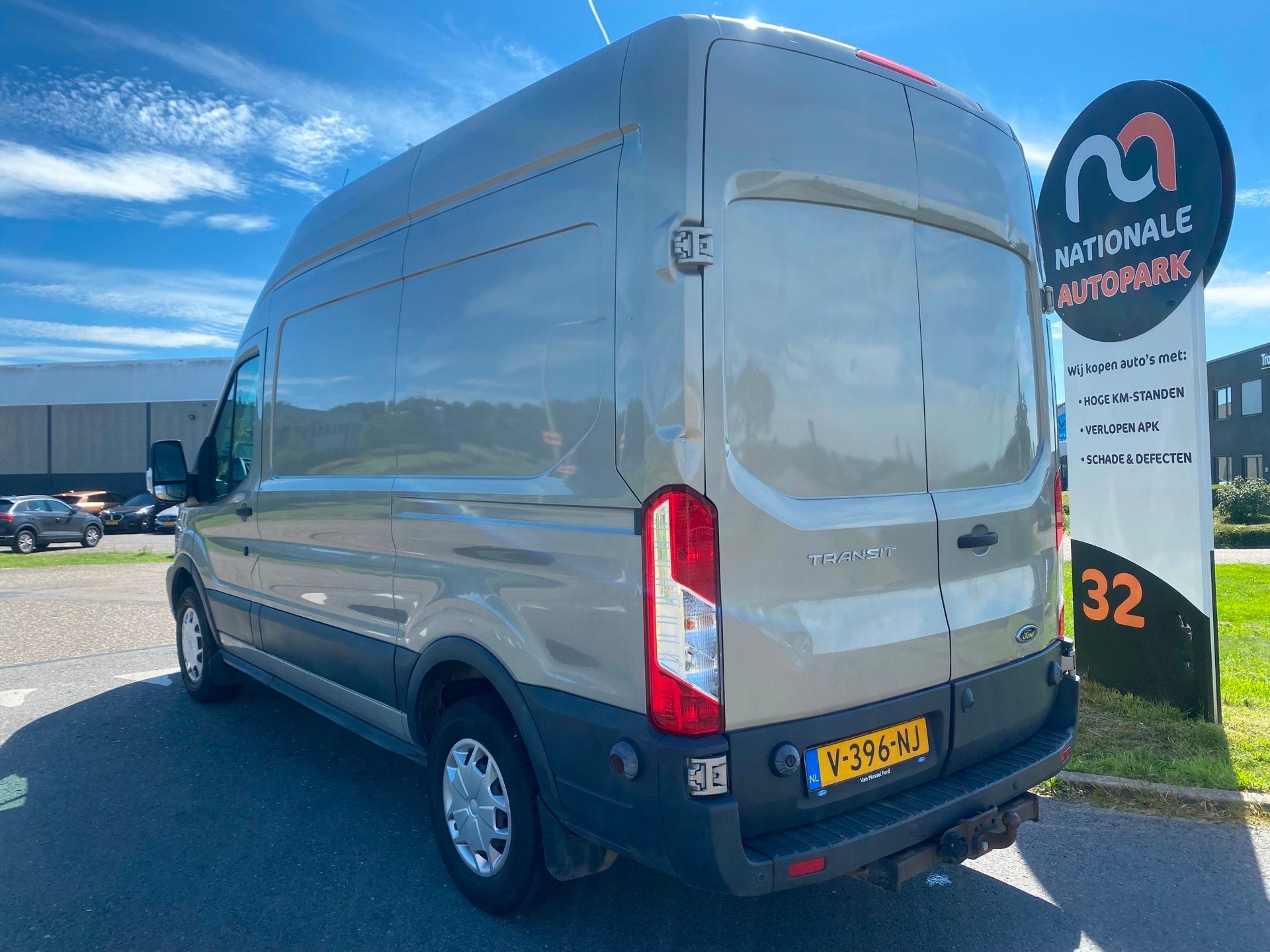 Ford Transit | 2018 | 350 2.0 TDCI L2H2 Trend | Top Bus | AP, Achterwielaandrijving, Euro 6, 4 cilinders, Bluetooth