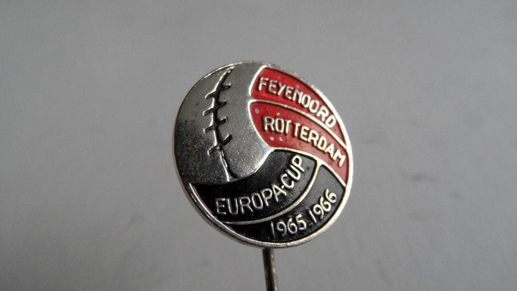 Feyenoord Europacup 1965 - 1966 Rotterdam voetbal speld, Verzamelen, Speldjes, Pins en Buttons, Verzenden, Gebruikt, Sport, Speldje of Pin