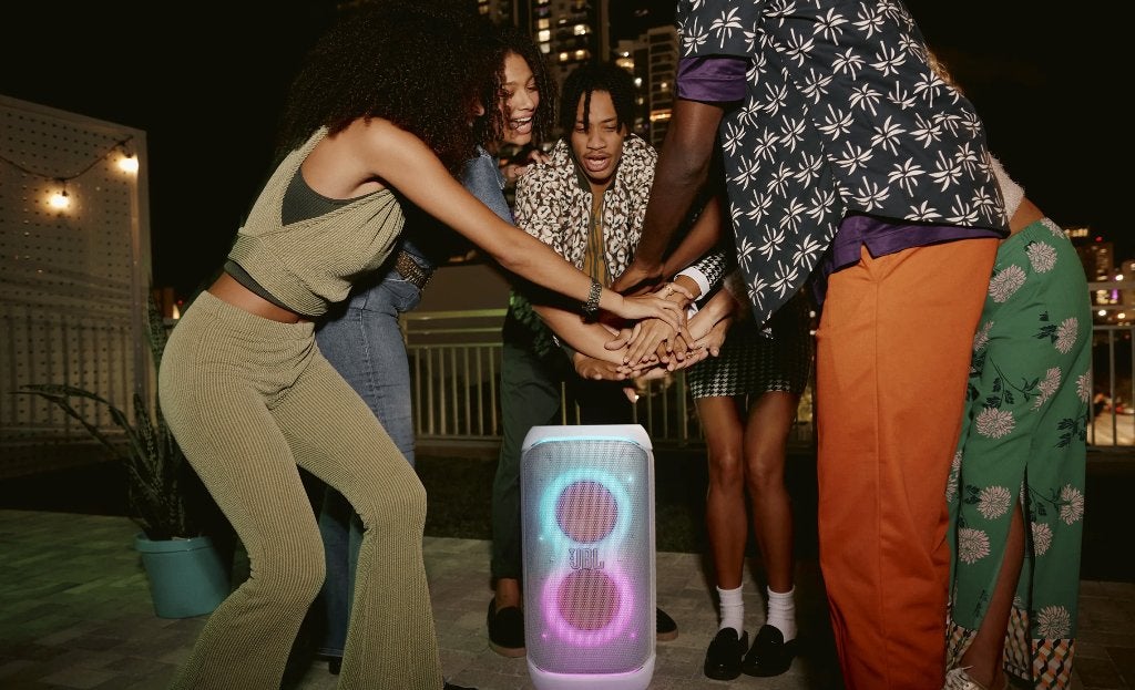 *Te huur €30 In Ede* Exclusieve Witte JBL Partybox Stage 320, JBL, Party speaker, Zo goed als nieuw, Stofbestendig