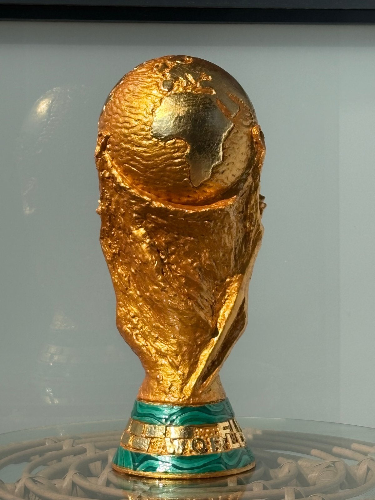 FIFA Wereldbeker Trofee Replica - Gouden Voetbal Trofee, Ophalen of Verzenden, Zo goed als nieuw, Overige sporten