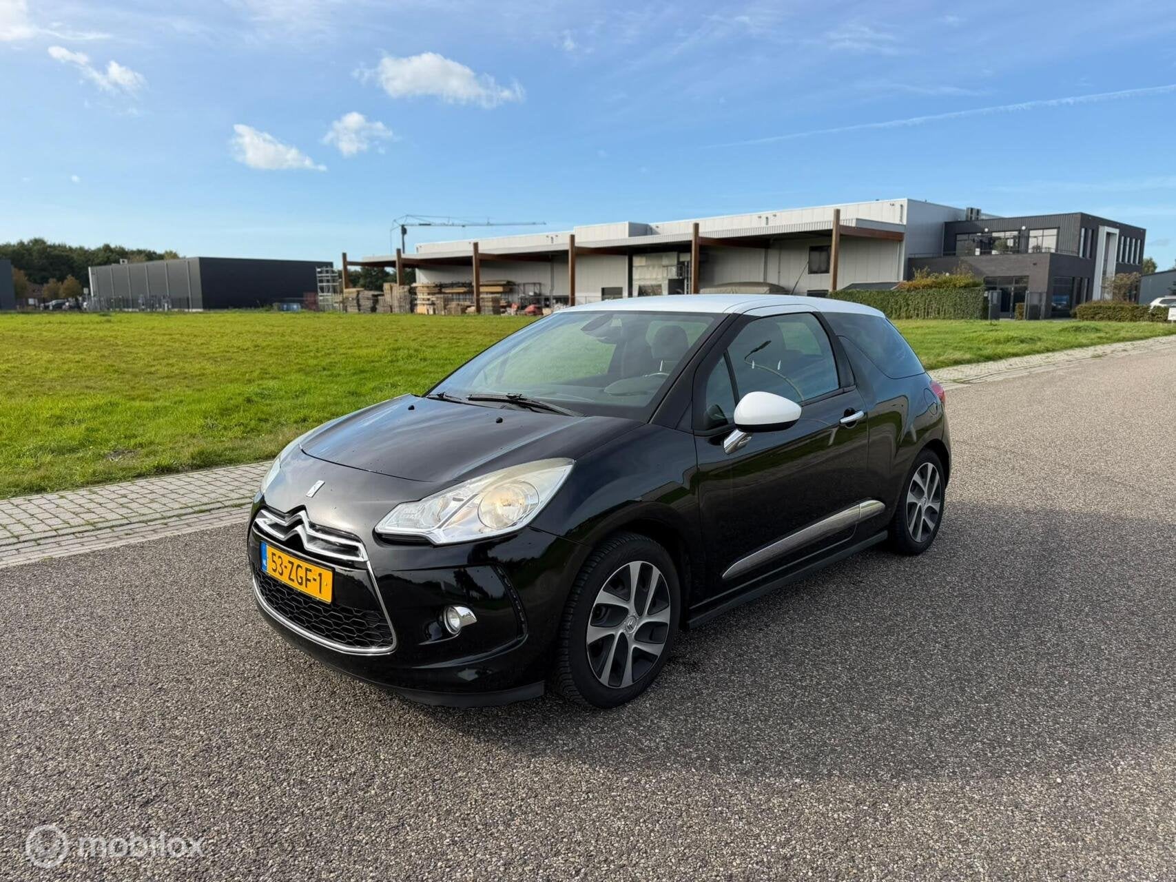 Citroen DS3 1.2 VTi So Chic Luxe uitvoering Top onderhouden, Voorwielaandrijving, Euro 5, 1199 cc, 82 pk