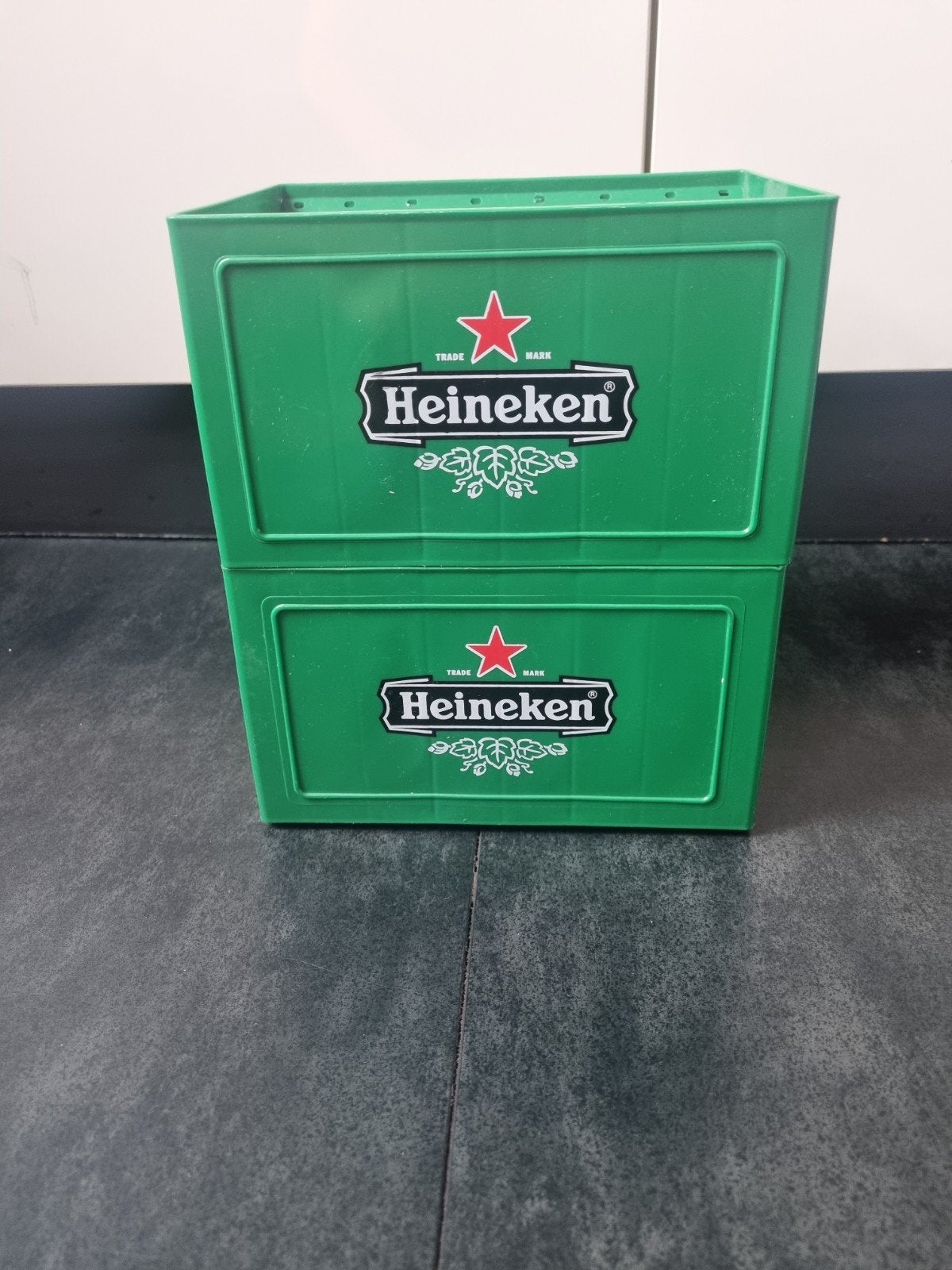 Heineken kratjes (2 stuks) - Ideaal voor opslag, Ophalen of Verzenden, Gebruikt, Gebruiksvoorwerp
