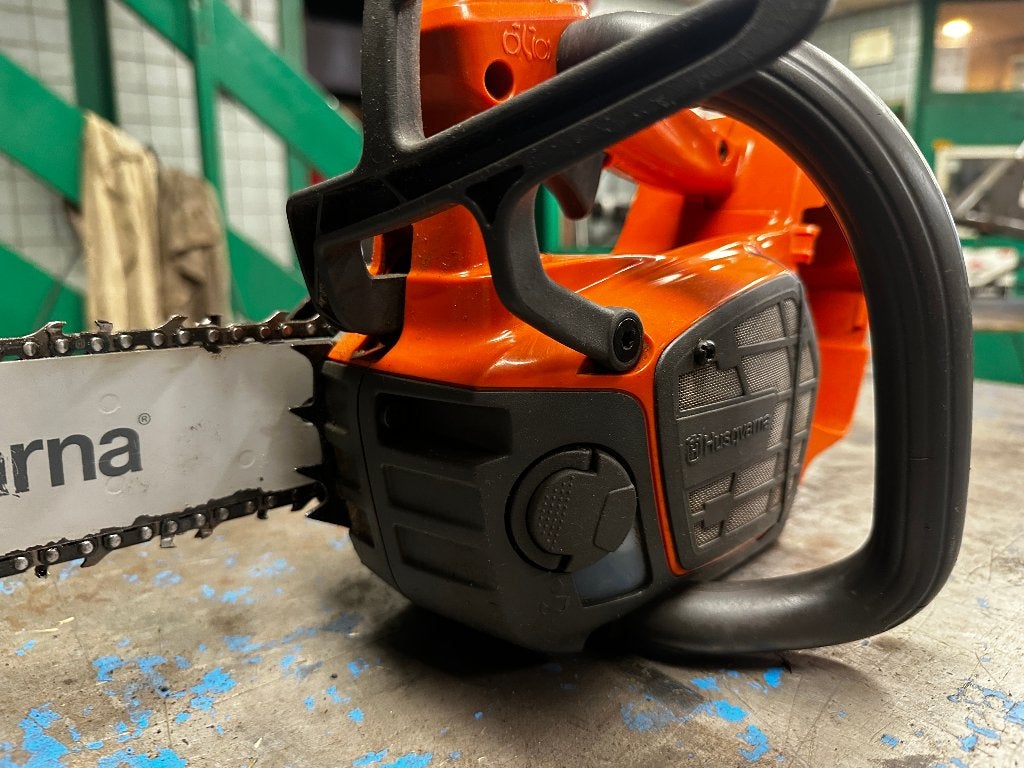 Husqvarna T540i XP Accu Kettingzaag – 30 cm Zaagblad 1.8kw, 70 mm of meer, Kettingzaag, Ophalen of Verzenden, Zo goed als nieuw