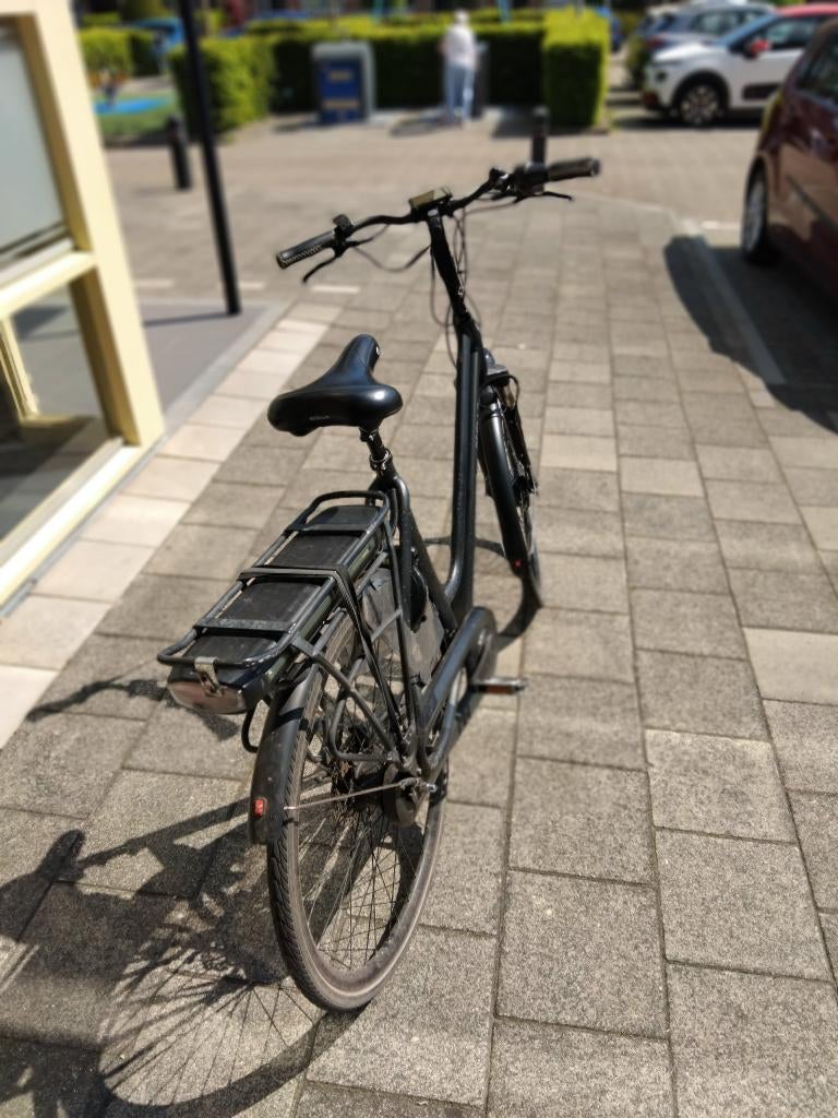 Stella elektrische fiets, zwart/rood, Gebruikt, 50 km per accu of meer, 55 tot 59 cm, Ophalen