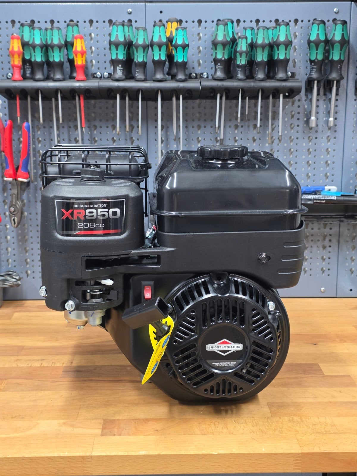 Briggs Stratton XR950 208 cc motor Verticuteermachine, Ophalen of Verzenden, Nieuw, Benzinemotor, 1800 rpm of meer