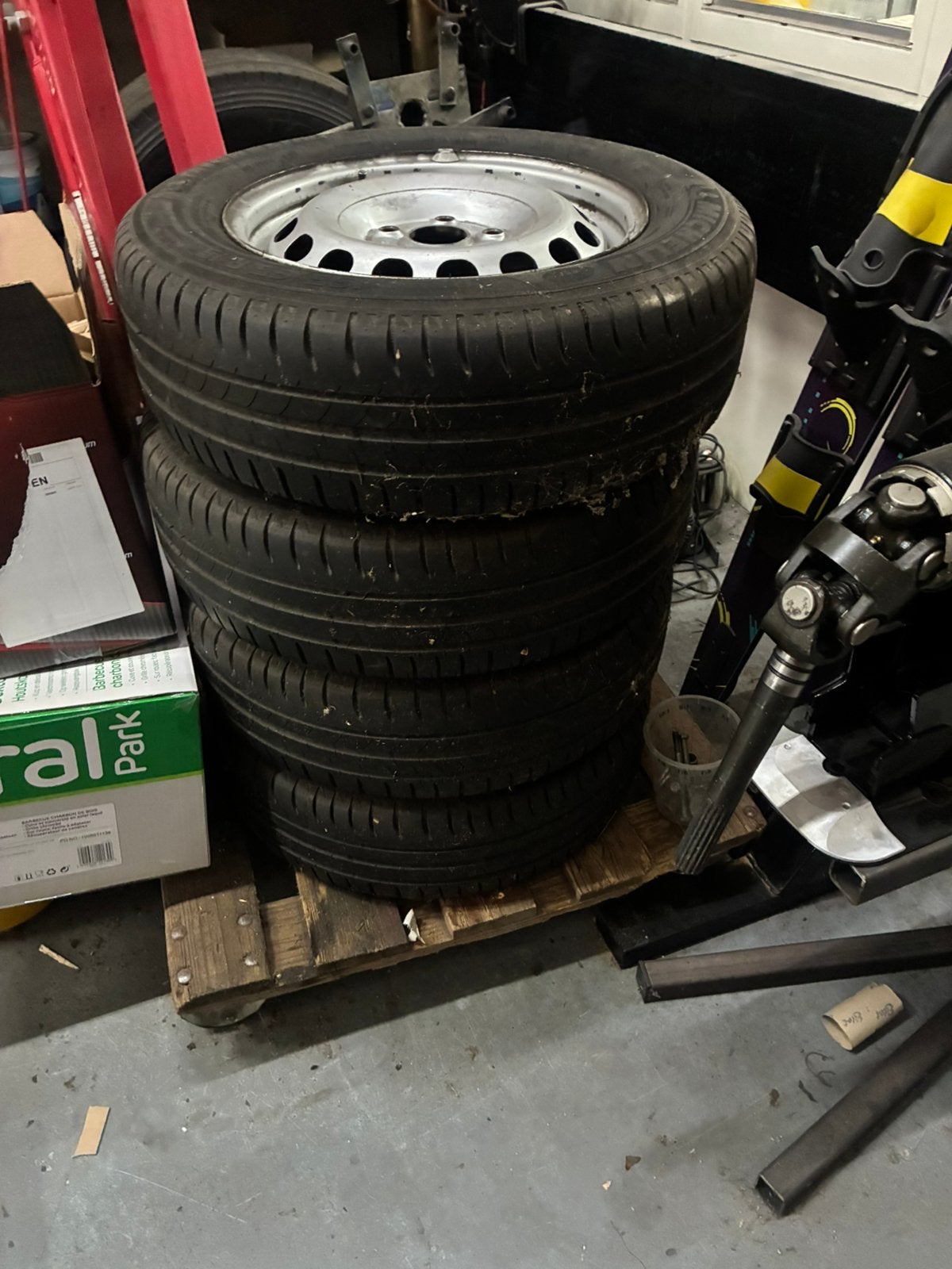 Caddy velgen met banden., Ophalen, Gebruikt
