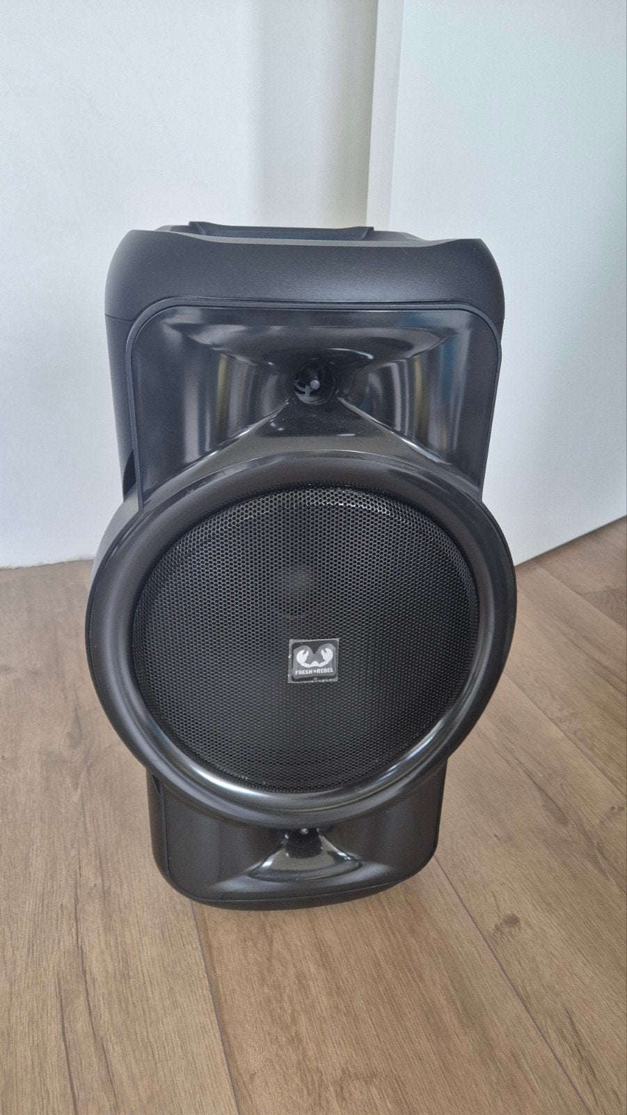 Fresh 'n Rebel partyspeaker + karaoke