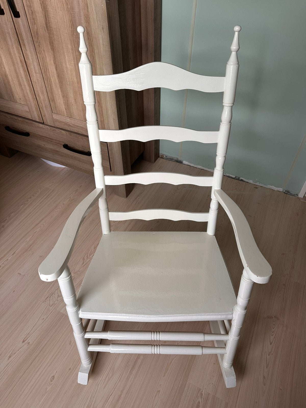 Witte houten schommelstoel, Ophalen, Gebruikt, Wit, Eén