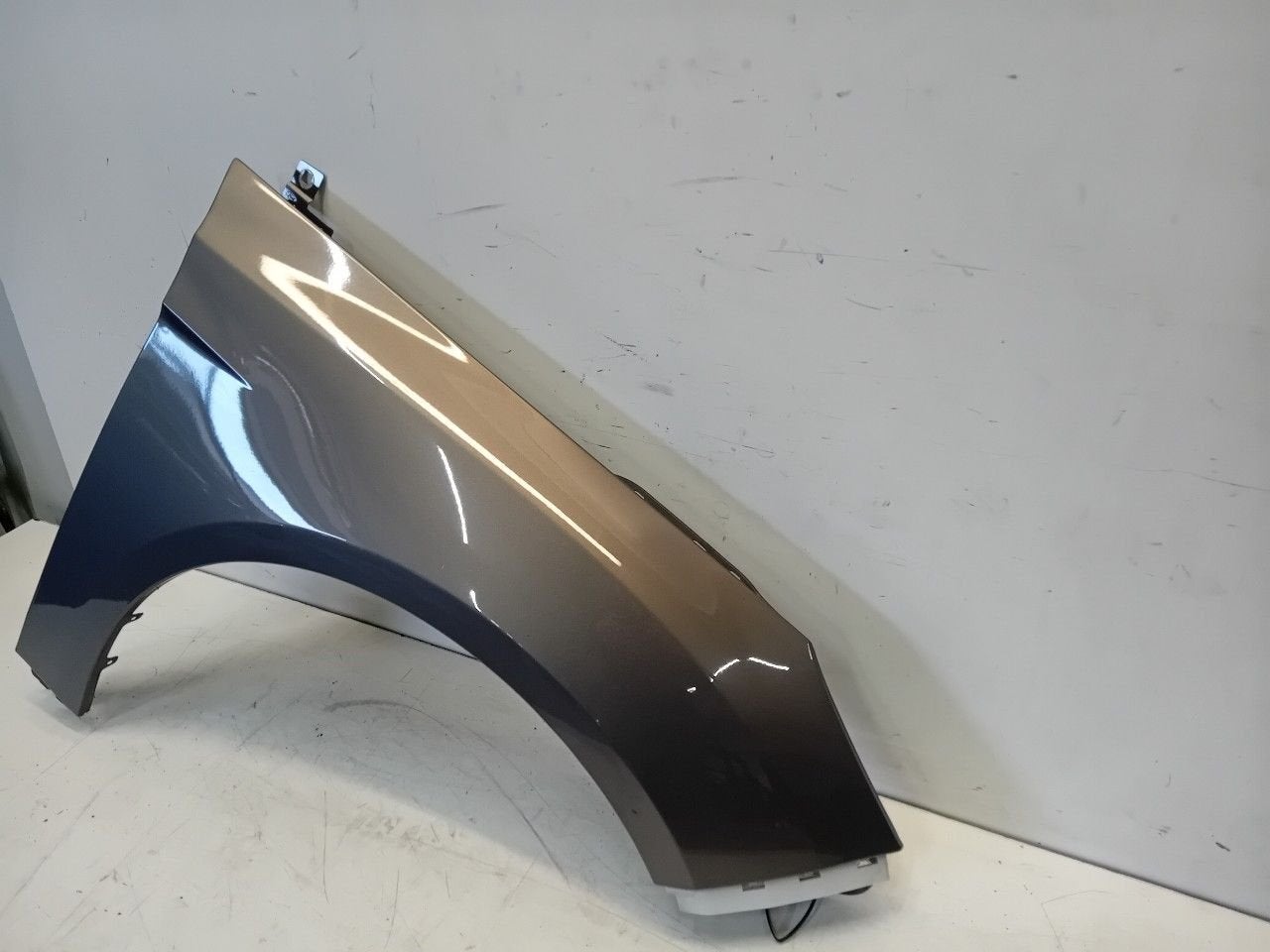 Spatbord rechts voor Ford Focus, Auto-onderdelen, Onderdelen@venauto.nl, Van der Ven Autorecycling B.V., Gebruikt, Ettenseweg 76, 4706 PB Roosendaal, The Netherlands