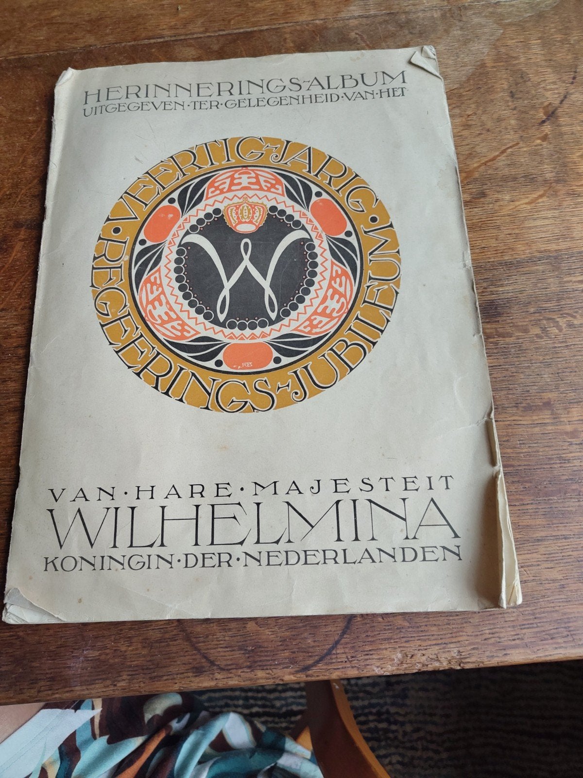 Wilhelmina herinneringsalbum.37 bij 27cm., Verzamelen, Ophalen of Verzenden, Gebruikt, Nederland, Tijdschrift of Boek