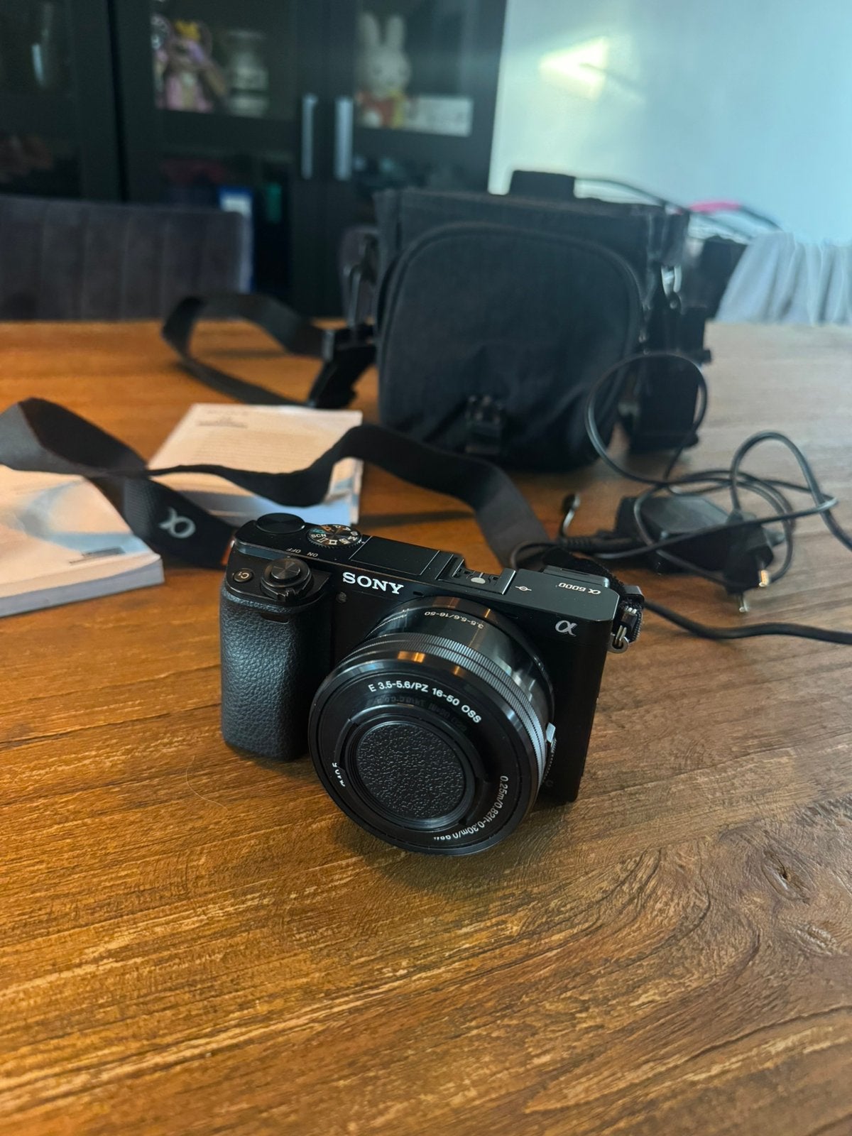 Sony A6000 + 16-50mm f/3.5-5.6 OSS, Audio, Tv en Foto, Fotocamera's Digitaal, Gebruikt, Ophalen of Verzenden, 4 t/m 7 keer, Sony