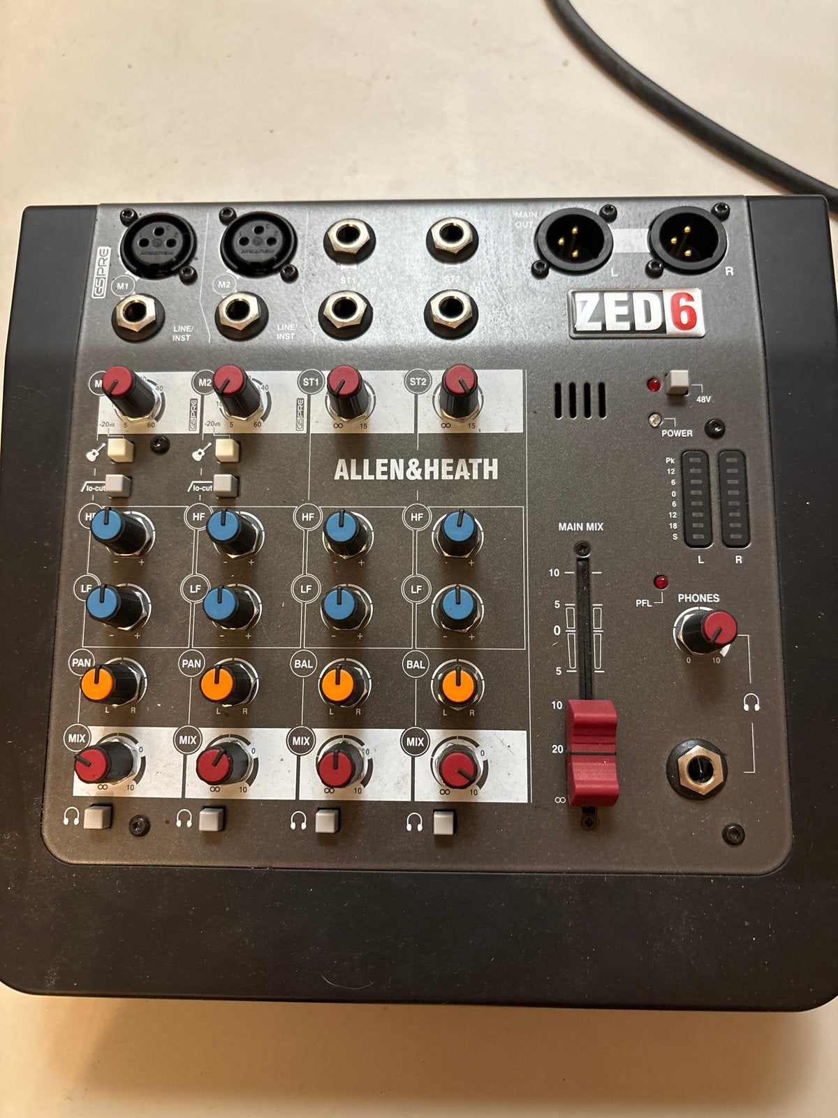 Allen & Heath ZED6 Mengpaneel - Compacte Mixer, Ophalen of Verzenden, Zo goed als nieuw, Minder dan 5 kanalen, Microfooningang