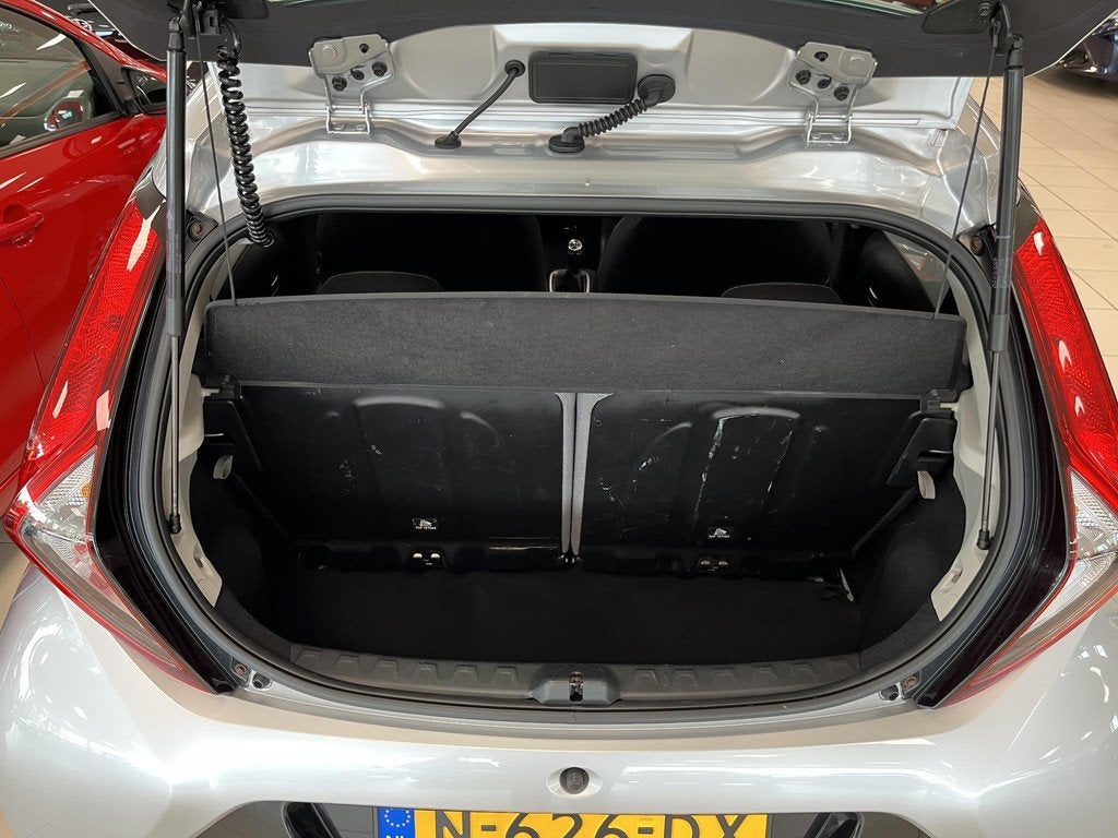 Toyota Aygo 1.0 VVT-i x-play, Voorwielaandrijving, Stof, Gebruikt, Euro 6