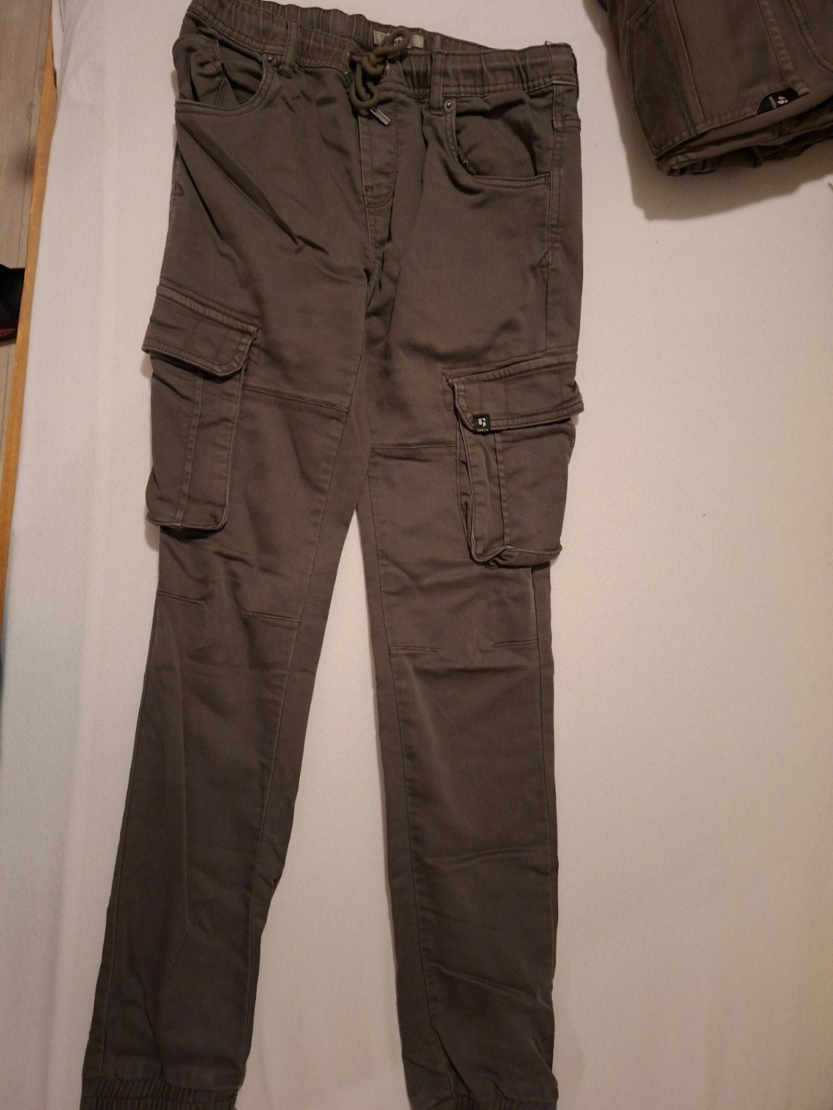 Stoere grijze cargo broek voor jongens, Kinderen en Baby's, Kinderkleding | Maat 170, Broek, Gebruikt, Ophalen of Verzenden, GAP
