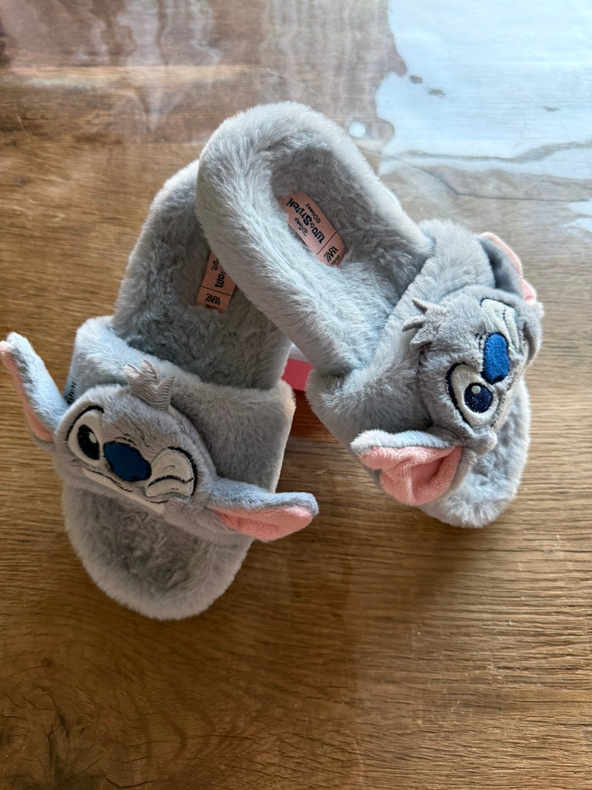 Stitch slippers/sloffen maat 32/33 Zara, Ophalen of Verzenden, Zo goed als nieuw, Meisje, Overige typen