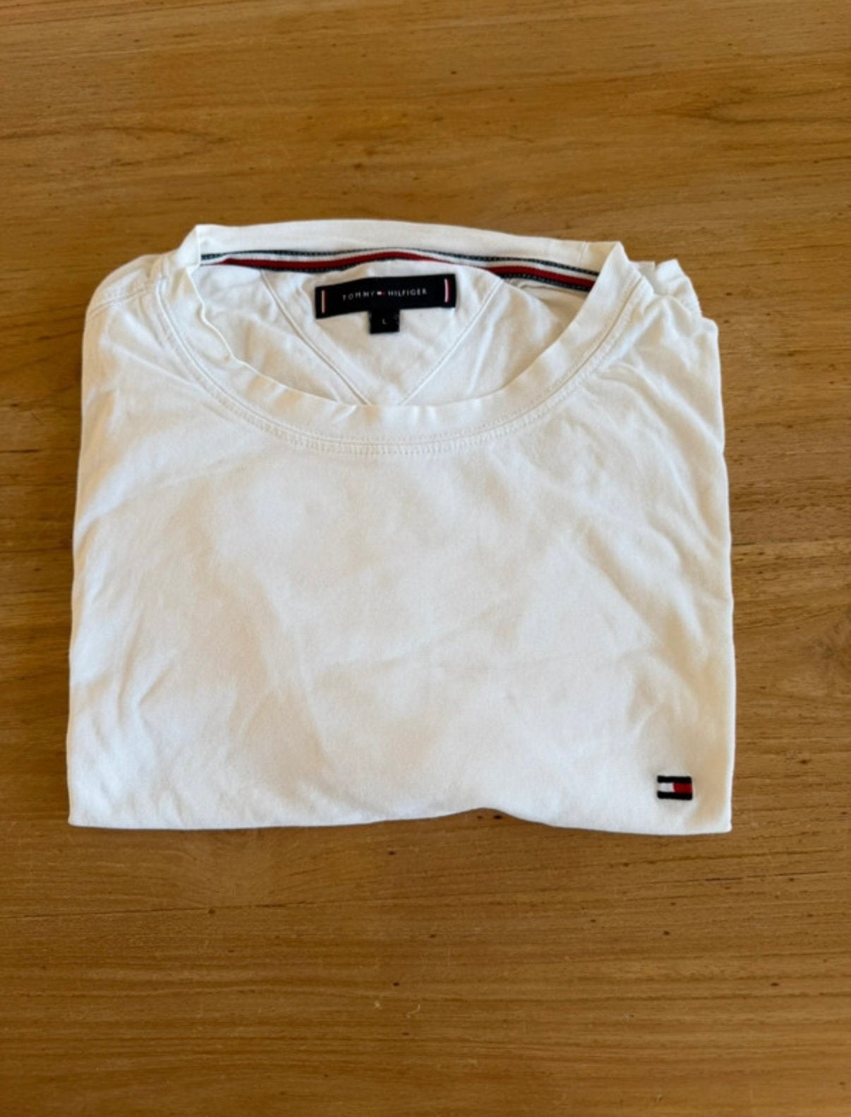 Wit shirt van Tommy Hilfiger maat L, Kleding | Heren, T-shirts, Ophalen of Verzenden, Gedragen, Maat 52/54 (L), Wit