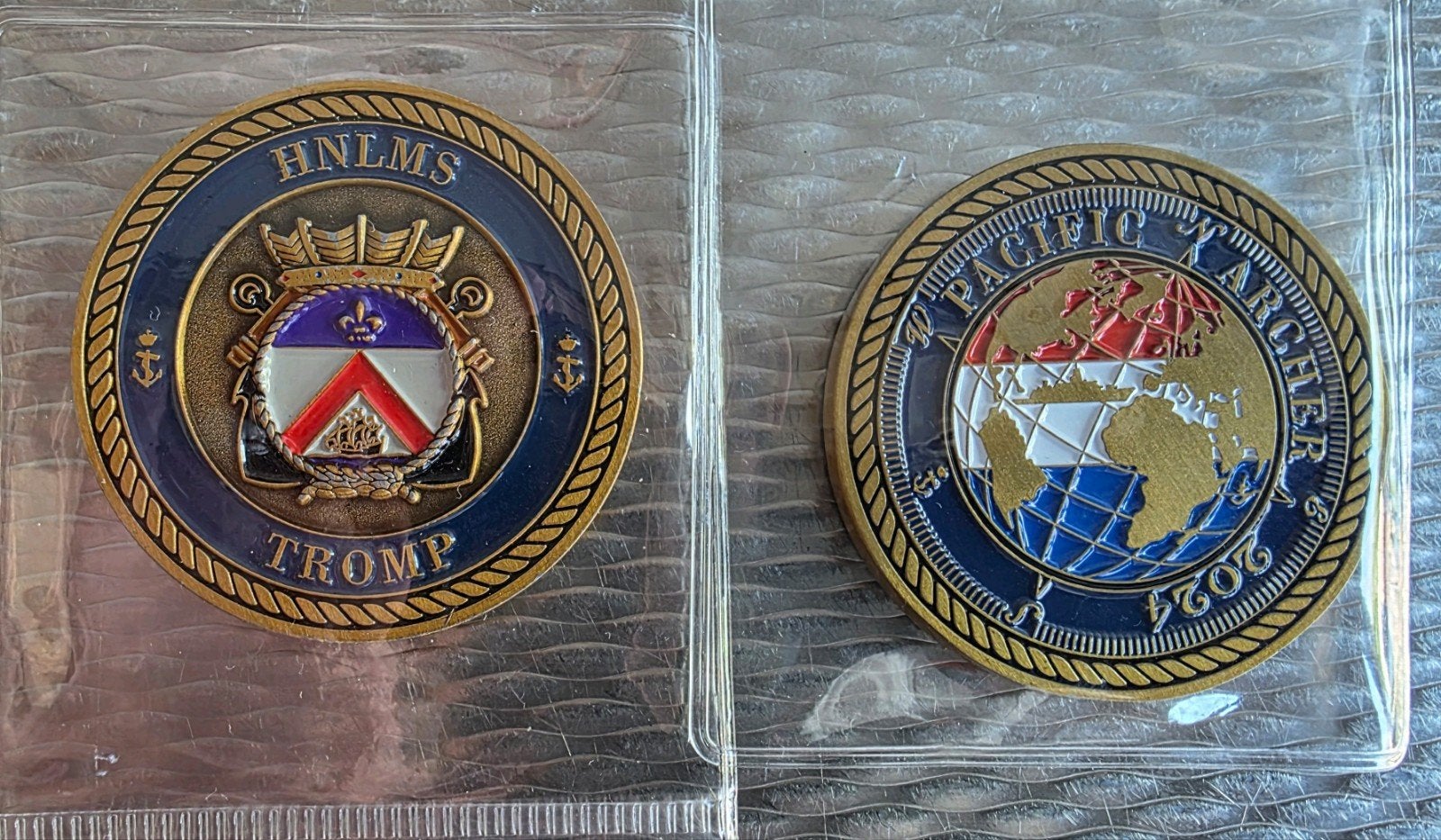 Challenge Coin Pasific Archer Zr.Ms. Tromp(F803), Verzenden, Marine, Nederland, Embleem of Badge