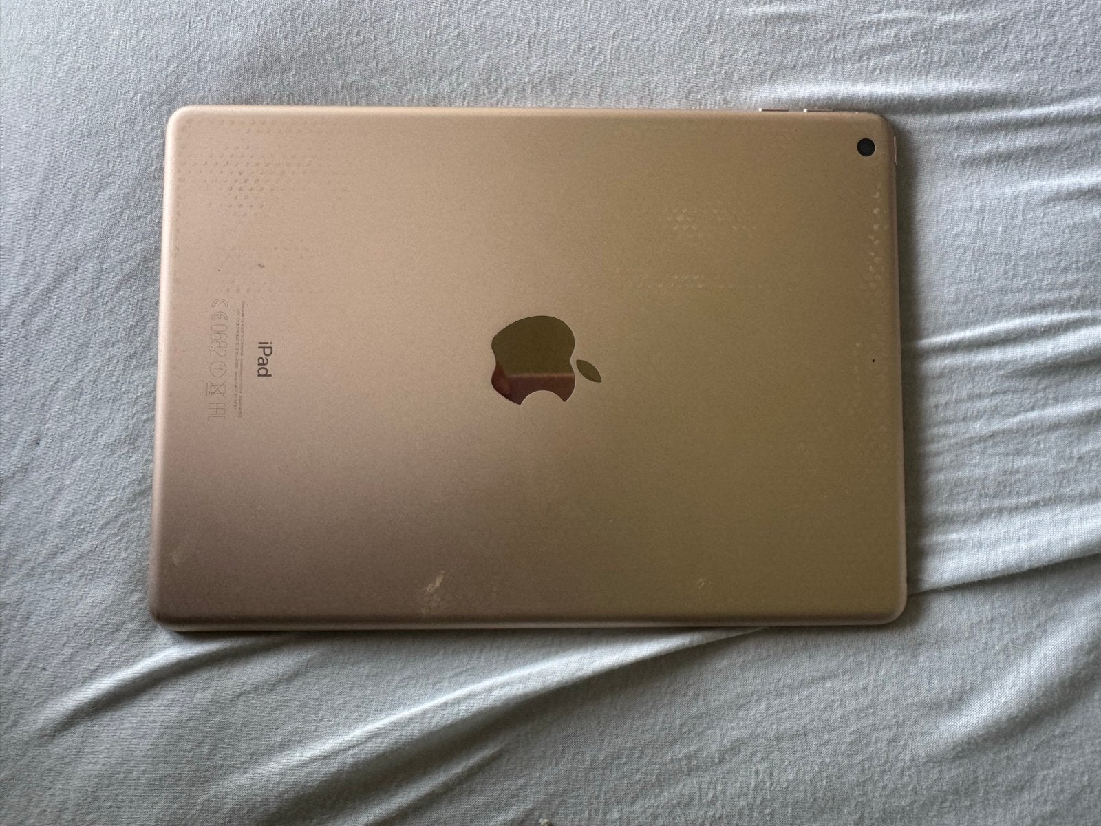 Foto 3 van Apple iPad 5e generatie 2017 – 128GB – WiFi – Goud