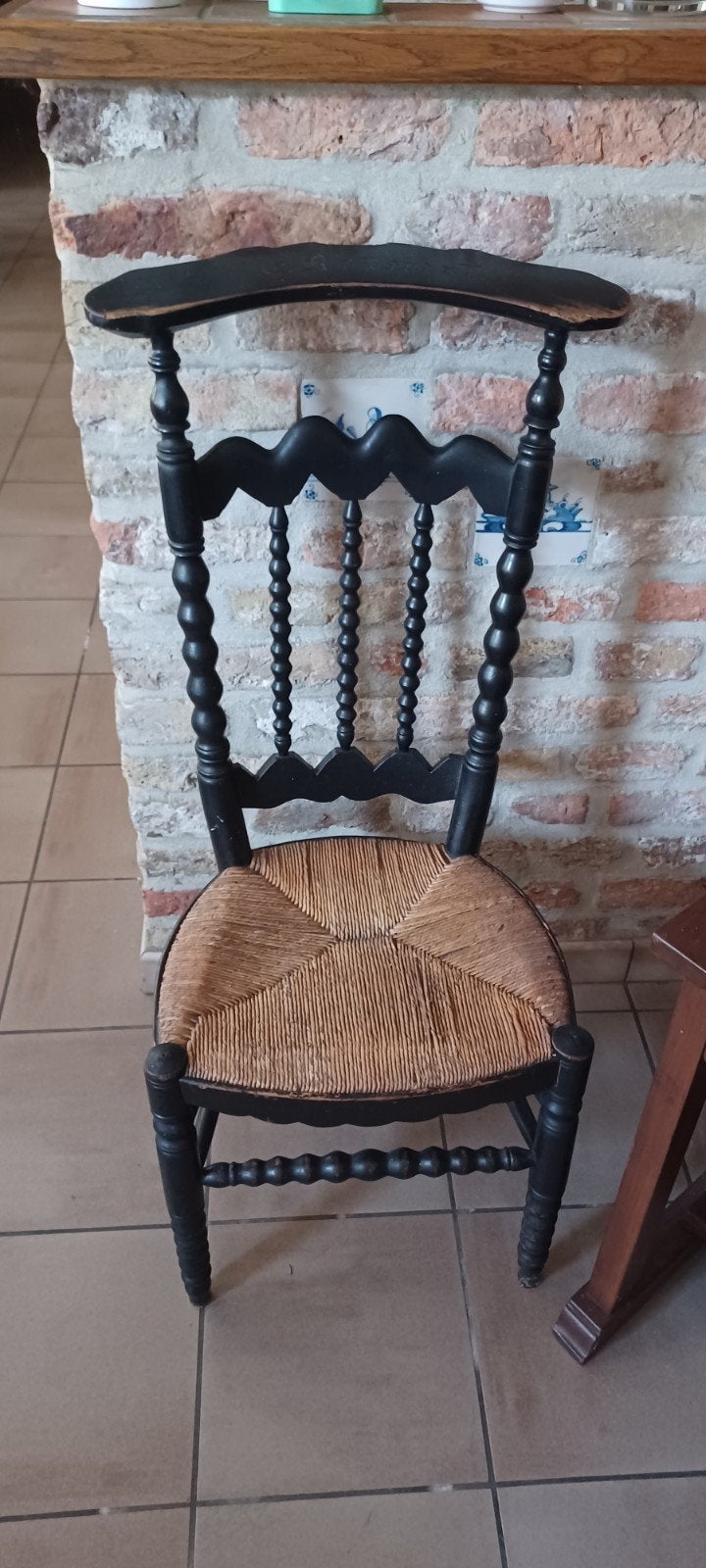 Antieke zwarte kerkstoel met biezen zitting - E. Rotsaert, Ophalen of Verzenden