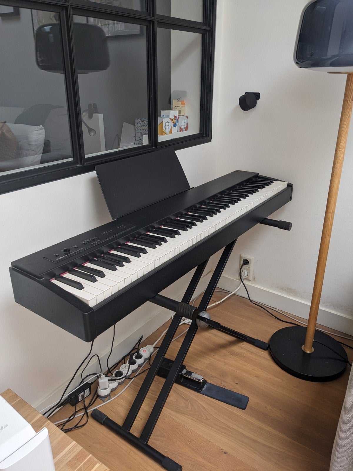 Roland Digital Piano F-20 - Zo goed als nieuw, Muziek en Instrumenten, Piano's, Ophalen