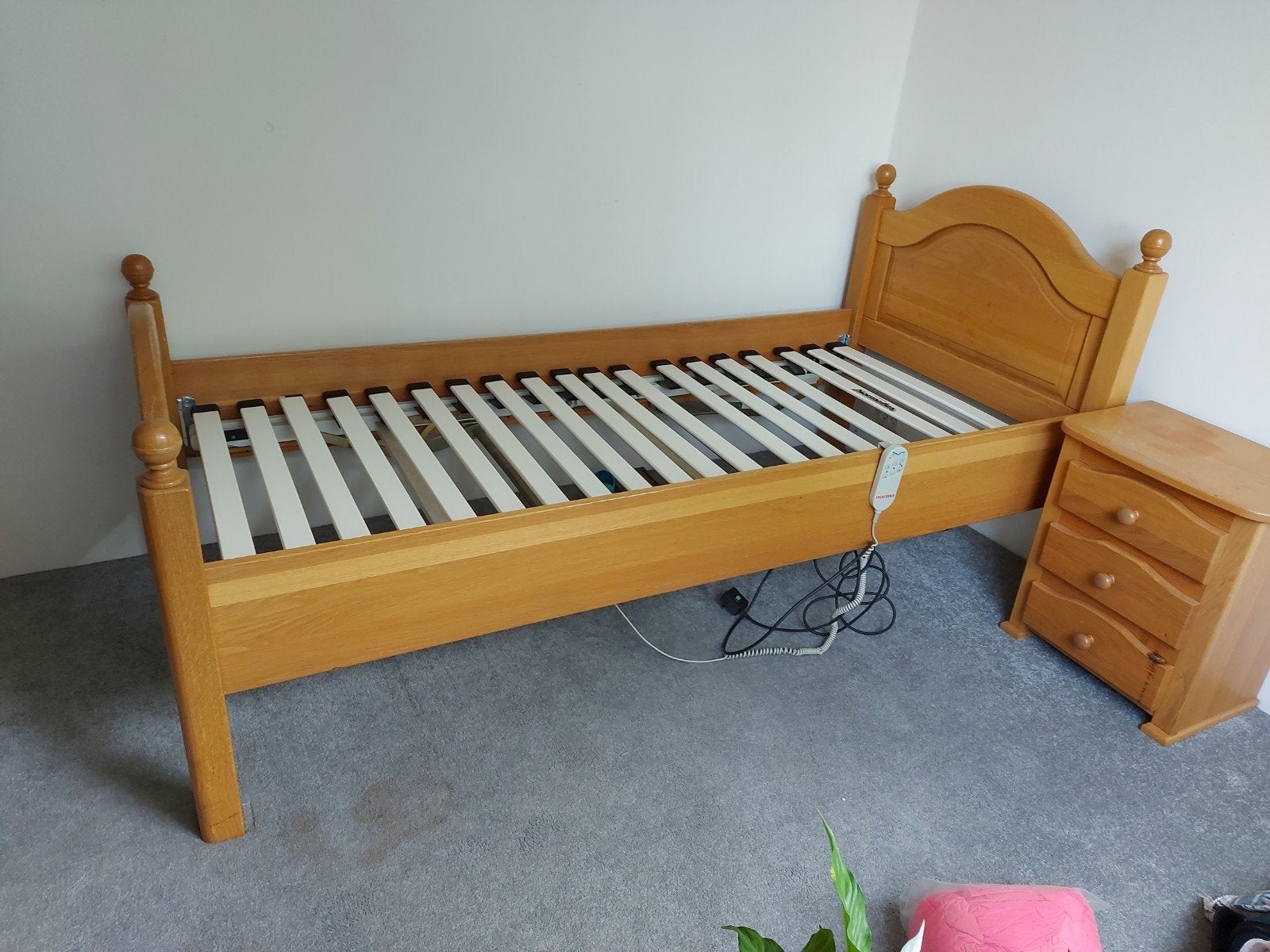 1pers. eiken bed met elektrisch verstelbare lattenbodem  + n, Ophalen, Gebruikt, 90 cm, Eenpersoons