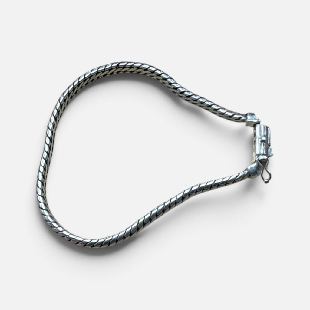 Buddha to Buddha Ben Mini Armband 19cm, Buddha to Buddha, Zo goed als nieuw, Support@buddhatobuddha.com, Buddha to Buddha
Herengracht 419
1017 BP Amsterdam
Netherlands