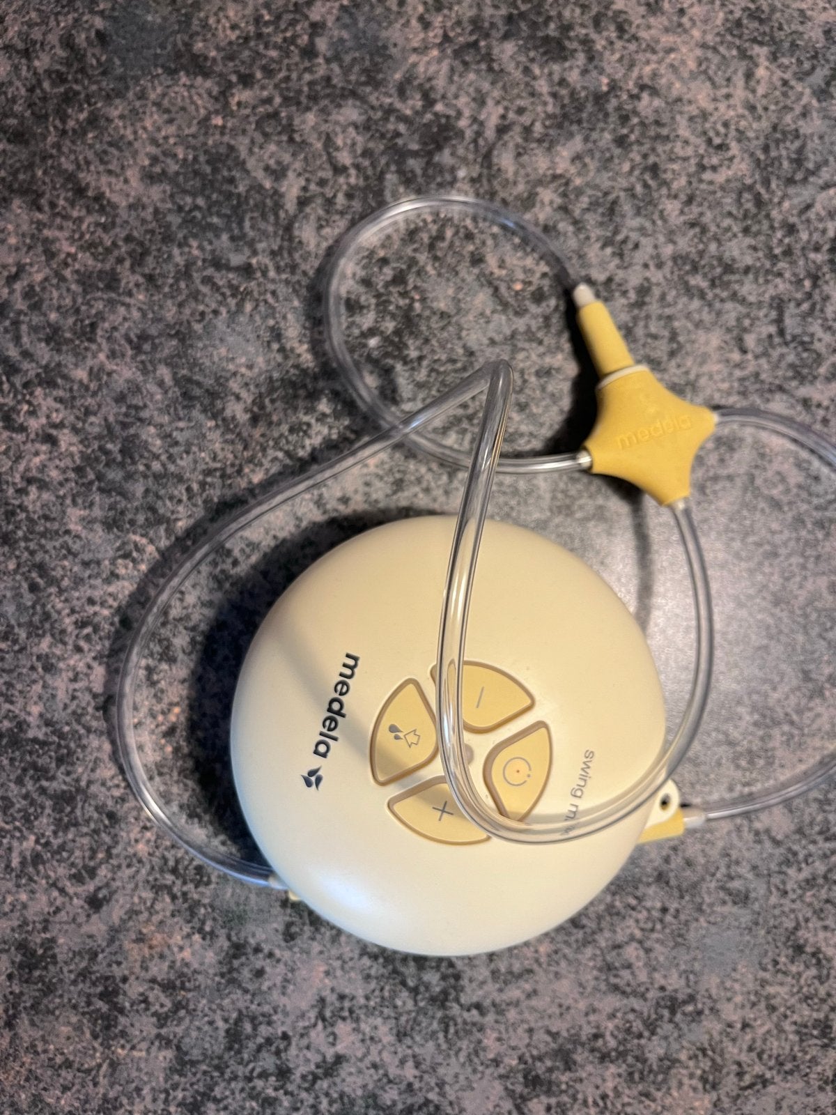 Medela Swing borstkolf met accessoires, Gebruikt, Medela, Borstkolf, Ophalen of Verzenden