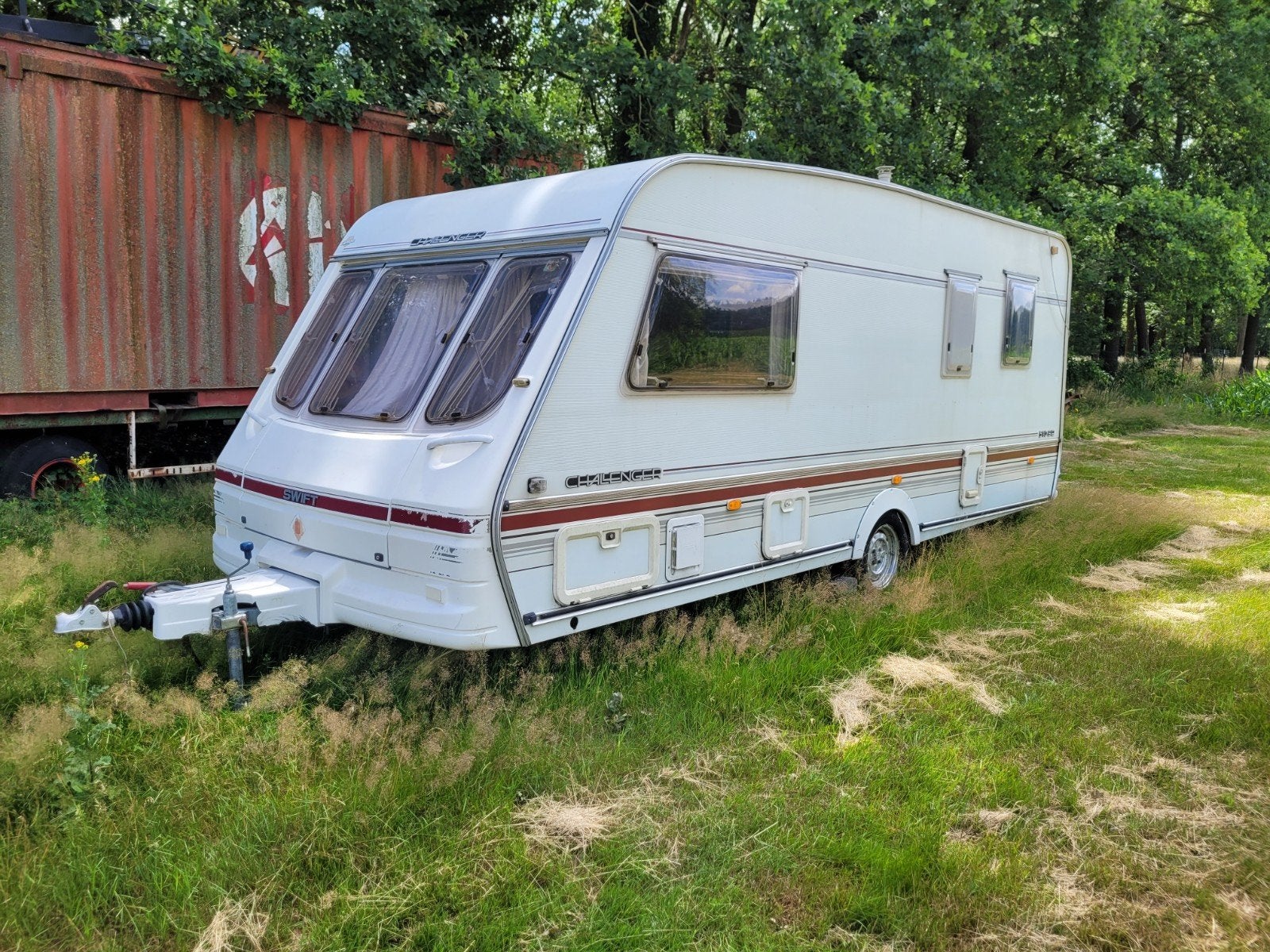 Caravan Swift Challenger - Opknapper met potentieel, Rondzit, Particulier, Lengtebed, Koelkast