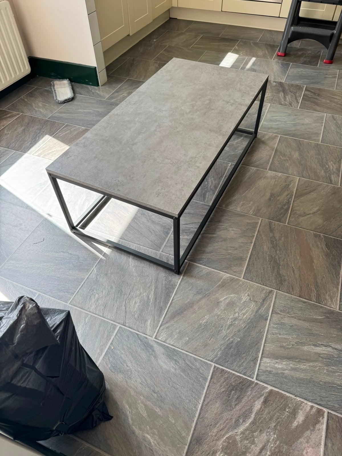 Salontafel betonlook - Gebruikt met lichte beschadiging, Huis en Inrichting, Tafels | Salontafels, Ophalen, Overige materialen